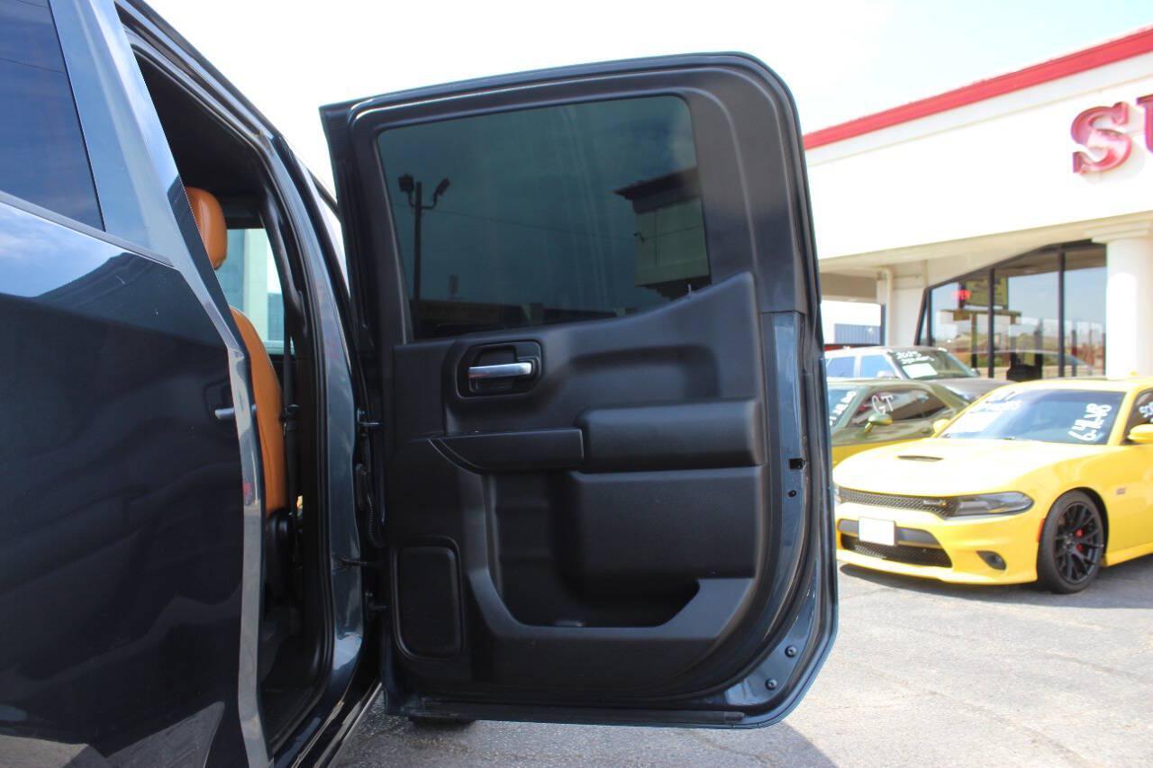 2020 Gray Chevrolet Silverado 1500 LT Crew Cab 4WD (3GCUYDED8LG) with an EcoTec3 5.3L V8 355hp 383ft. lbs. 5.3L V8 engine, Automatic 8-Speed transmission, located at 4301 NW 39th , Oklahoma City, OK, 73112, (405) 949-5600, 35.512135, -97.598671 - Hablamos espanol. SPEND SMART --- BUY FROM SUPER SPORTS. ALL PRICES, DOWN PAYMENTS, PAYMENTS, AND FINANCE TERMS ARE NEGOTIABLE AT THE TIME OF APPROVAL. WE WILL WORK WITH YOU TO FIT YOUR BUDGET. WE WILL EVEN LOWER AND ADJUST THE NUMBERS TO HELP MAKE THE VE HICLE MORE AFFORDABLE FOR YOU.- Photo#13