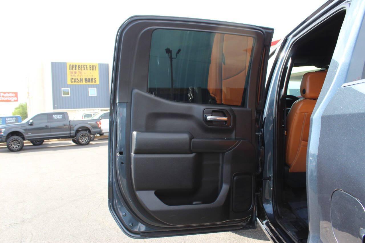 2020 Gray Chevrolet Silverado 1500 LT Crew Cab 4WD (3GCUYDED8LG) with an EcoTec3 5.3L V8 355hp 383ft. lbs. 5.3L V8 engine, Automatic 8-Speed transmission, located at 4301 NW 39th , Oklahoma City, OK, 73112, (405) 949-5600, 35.512135, -97.598671 - Hablamos espanol. SPEND SMART --- BUY FROM SUPER SPORTS. ALL PRICES, DOWN PAYMENTS, PAYMENTS, AND FINANCE TERMS ARE NEGOTIABLE AT THE TIME OF APPROVAL. WE WILL WORK WITH YOU TO FIT YOUR BUDGET. WE WILL EVEN LOWER AND ADJUST THE NUMBERS TO HELP MAKE THE VE HICLE MORE AFFORDABLE FOR YOU.- Photo#17