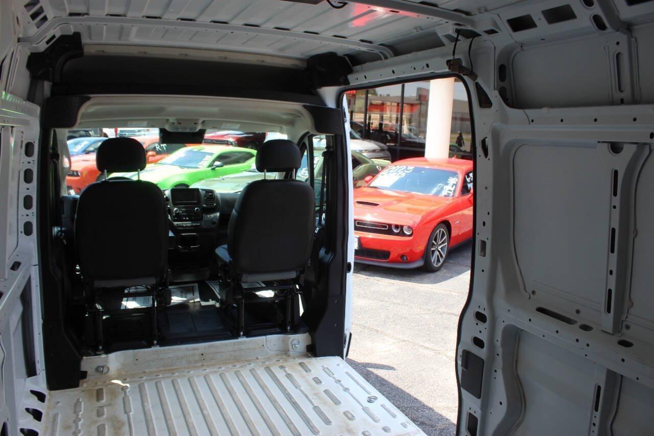 2025 White RAM ProMaster 2500 High Roof 159-in. WB (3C6LRVDGXSE) with an Pentastar 3.6L V6 276hp 250ft. lbs. 3.6L V6 engine, Automatic 9-Speed transmission, located at 4301 NW 39th , Oklahoma City, OK, 73112, (405) 949-5600, 35.512135, -97.598671 - Hablamos espanol. SPEND SMART --- BUY FROM SUPER SPORTS. ALL PRICES, DOWN PAYMENTS, PAYMENTS, AND FINANCE TERMS ARE NEGOTIABLE AT THE TIME OF APPROVAL. WE WILL WORK WITH YOU TO FIT YOUR BUDGET. WE WILL EVEN LOWER AND ADJUST THE NUMBERS TO HELP MAKE THE VEHICLE MORE AFFORDABLE FOR YOU.- Photo#11