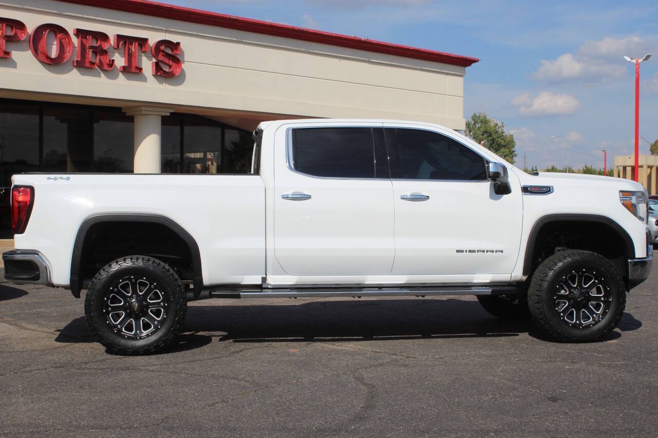 2022 White GMC Sierra 1500 Limited SLT Crew Cab Short Box 4WD (3GTU9DEL8NG) with an EcoTec3 6.2L V8 420hp 460ft. lbs. 6.2L V8 engine, Automatic 10-Speed transmission, located at 4301 NW 39th , Oklahoma City, OK, 73112, (405) 949-5600, 35.512135, -97.598671- Photo#2