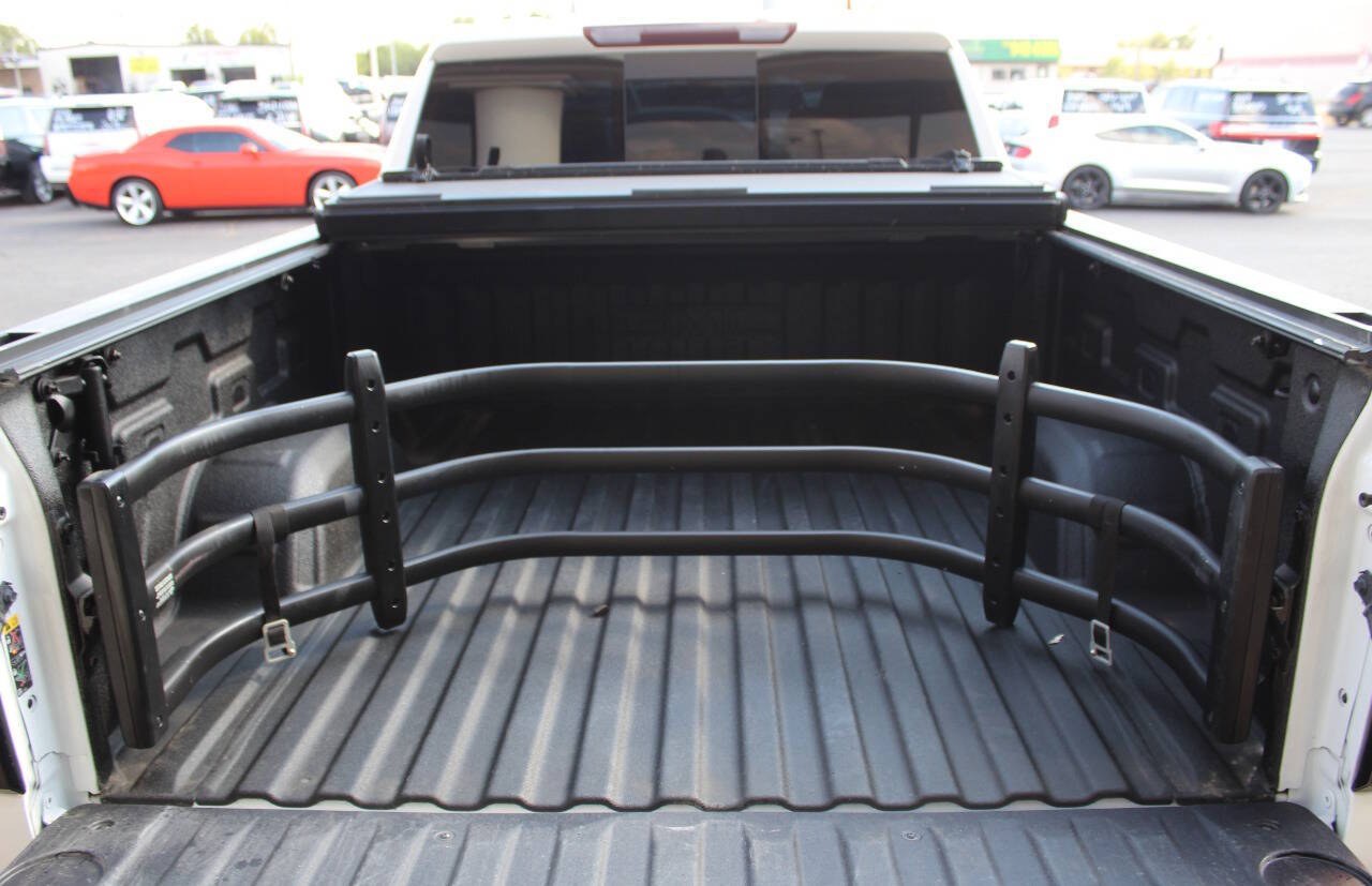 2022 White GMC Sierra 1500 Limited SLT Crew Cab Short Box 4WD (3GTU9DEL8NG) with an EcoTec3 6.2L V8 420hp 460ft. lbs. 6.2L V8 engine, Automatic 10-Speed transmission, located at 4301 NW 39th , Oklahoma City, OK, 73112, (405) 949-5600, 35.512135, -97.598671- Photo#12