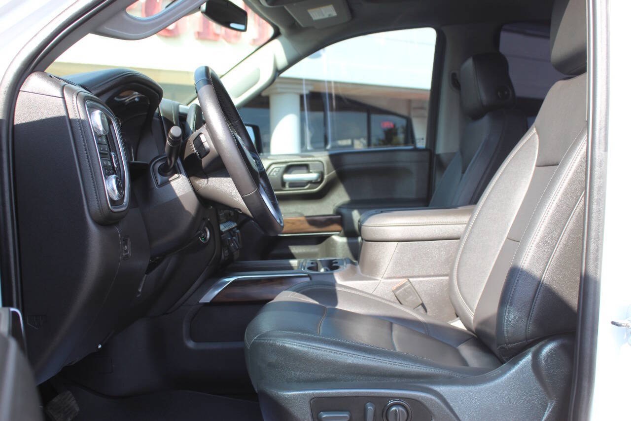 2022 White GMC Sierra 1500 Limited SLT Crew Cab Short Box 4WD (3GTU9DEL8NG) with an EcoTec3 6.2L V8 420hp 460ft. lbs. 6.2L V8 engine, Automatic 10-Speed transmission, located at 4301 NW 39th , Oklahoma City, OK, 73112, (405) 949-5600, 35.512135, -97.598671- Photo#17