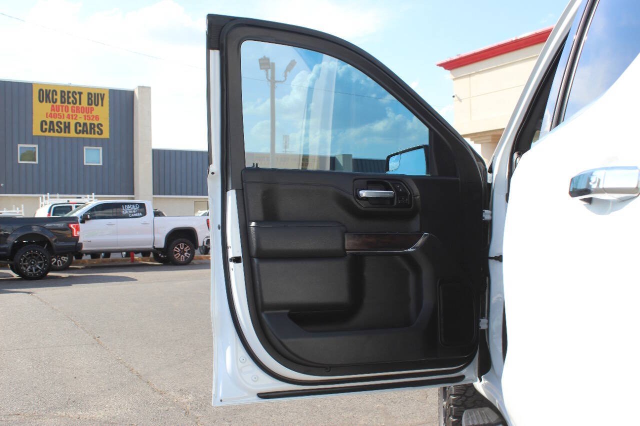 2022 White GMC Sierra 1500 Limited SLT Crew Cab Short Box 4WD (3GTU9DEL8NG) with an EcoTec3 6.2L V8 420hp 460ft. lbs. 6.2L V8 engine, Automatic 10-Speed transmission, located at 4301 NW 39th , Oklahoma City, OK, 73112, (405) 949-5600, 35.512135, -97.598671- Photo#18