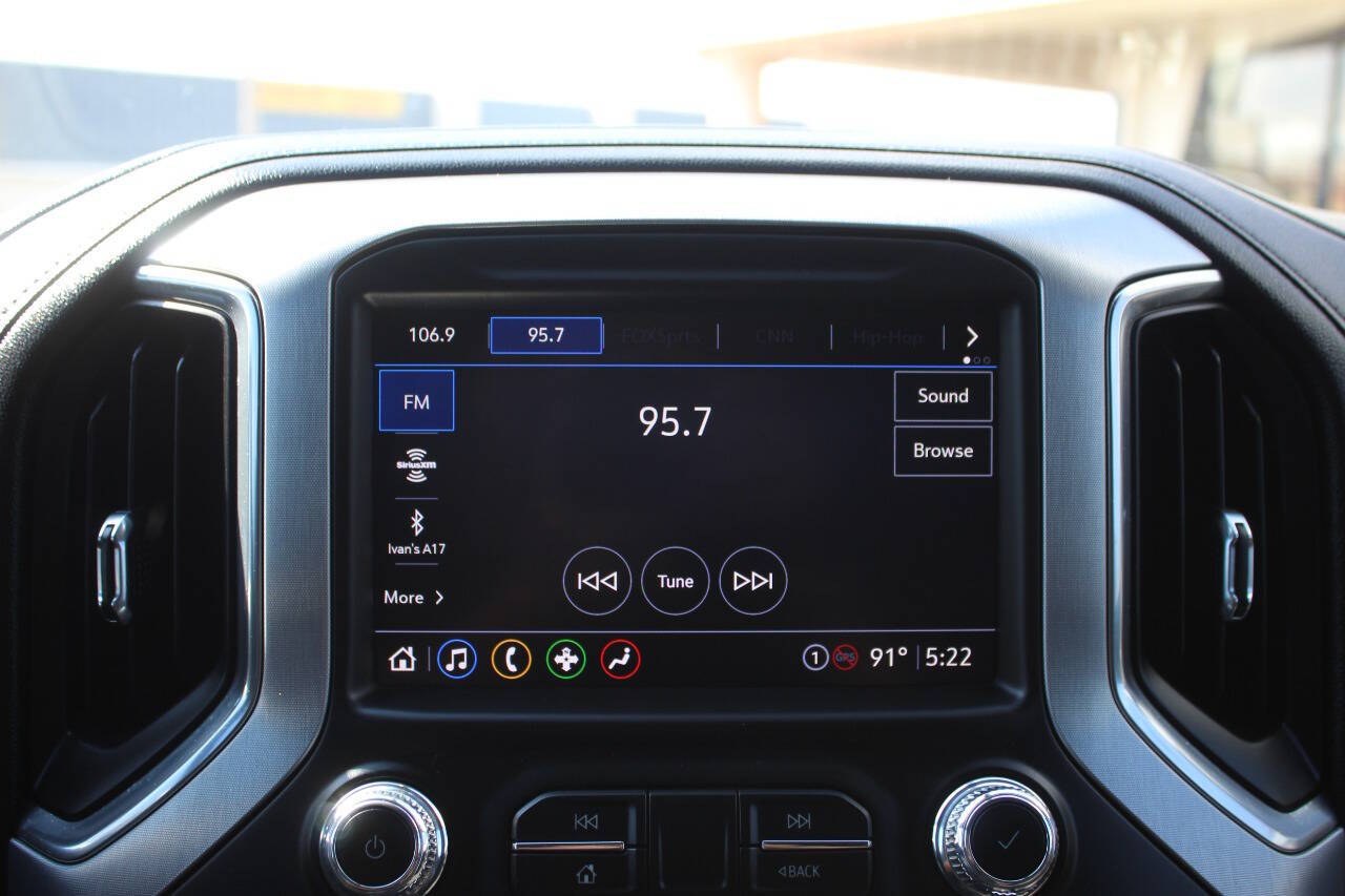 2022 White GMC Sierra 1500 Limited SLT Crew Cab Short Box 4WD (3GTU9DEL8NG) with an EcoTec3 6.2L V8 420hp 460ft. lbs. 6.2L V8 engine, Automatic 10-Speed transmission, located at 4301 NW 39th , Oklahoma City, OK, 73112, (405) 949-5600, 35.512135, -97.598671- Photo#19