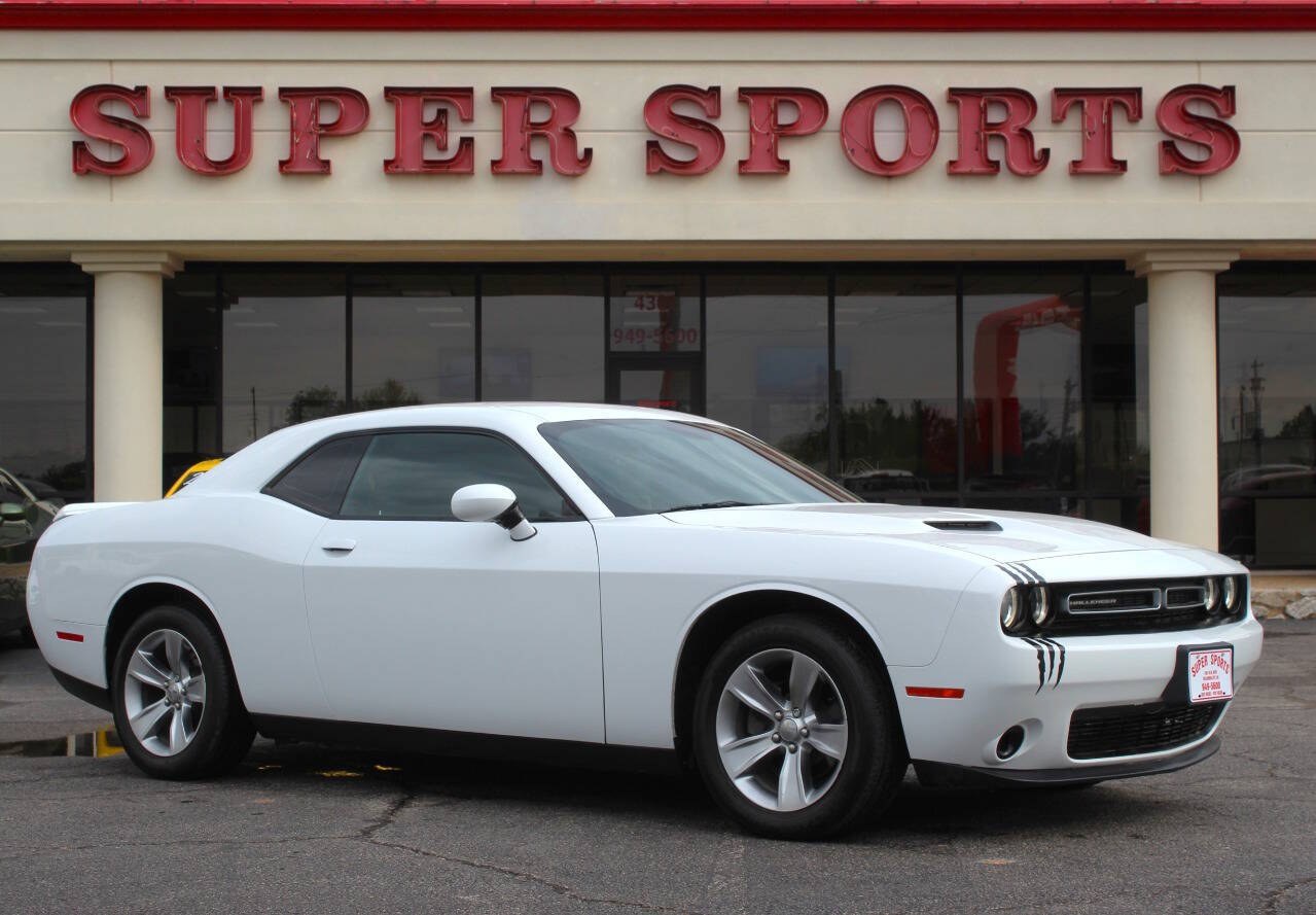 2018 White Dodge Challenger SXT (2C3CDZAGXJH) with an Pentastar 3.6L V6 305hp 268ft. lbs. 3.6L V6 engine, Automatic 8-Speed transmission, located at 4301 NW 39th , Oklahoma City, OK, 73112, (405) 949-5600, 35.512135, -97.598671 - Hablamos espanol. SPEND SMART --- BUY FROM SUPER SPORTS. ALL PRICES, DOWN PAYMENTS, PAYMENTS, AND FINANCE TERMS ARE NEGOTIABLE AT THE TIME OF APPROVAL. WE WILL WORK WITH YOU TO FIT YOUR BUDGET. WE WILL EVEN LOWER AND ADJUST THE NUMBERS TO HELP MAKE THE VEHICLE MORE AFFORDABLE FOR YOU.- Photo#0