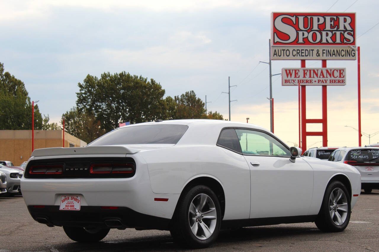 2018 White Dodge Challenger SXT (2C3CDZAGXJH) with an Pentastar 3.6L V6 305hp 268ft. lbs. 3.6L V6 engine, Automatic 8-Speed transmission, located at 4301 NW 39th , Oklahoma City, OK, 73112, (405) 949-5600, 35.512135, -97.598671 - Hablamos espanol. SPEND SMART --- BUY FROM SUPER SPORTS. ALL PRICES, DOWN PAYMENTS, PAYMENTS, AND FINANCE TERMS ARE NEGOTIABLE AT THE TIME OF APPROVAL. WE WILL WORK WITH YOU TO FIT YOUR BUDGET. WE WILL EVEN LOWER AND ADJUST THE NUMBERS TO HELP MAKE THE VEHICLE MORE AFFORDABLE FOR YOU.- Photo#3
