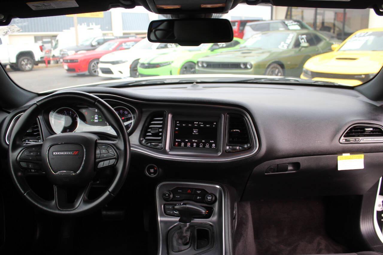 2018 White Dodge Challenger SXT (2C3CDZAGXJH) with an Pentastar 3.6L V6 305hp 268ft. lbs. 3.6L V6 engine, Automatic 8-Speed transmission, located at 4301 NW 39th , Oklahoma City, OK, 73112, (405) 949-5600, 35.512135, -97.598671 - Hablamos espanol. SPEND SMART --- BUY FROM SUPER SPORTS. ALL PRICES, DOWN PAYMENTS, PAYMENTS, AND FINANCE TERMS ARE NEGOTIABLE AT THE TIME OF APPROVAL. WE WILL WORK WITH YOU TO FIT YOUR BUDGET. WE WILL EVEN LOWER AND ADJUST THE NUMBERS TO HELP MAKE THE VEHICLE MORE AFFORDABLE FOR YOU.- Photo#15