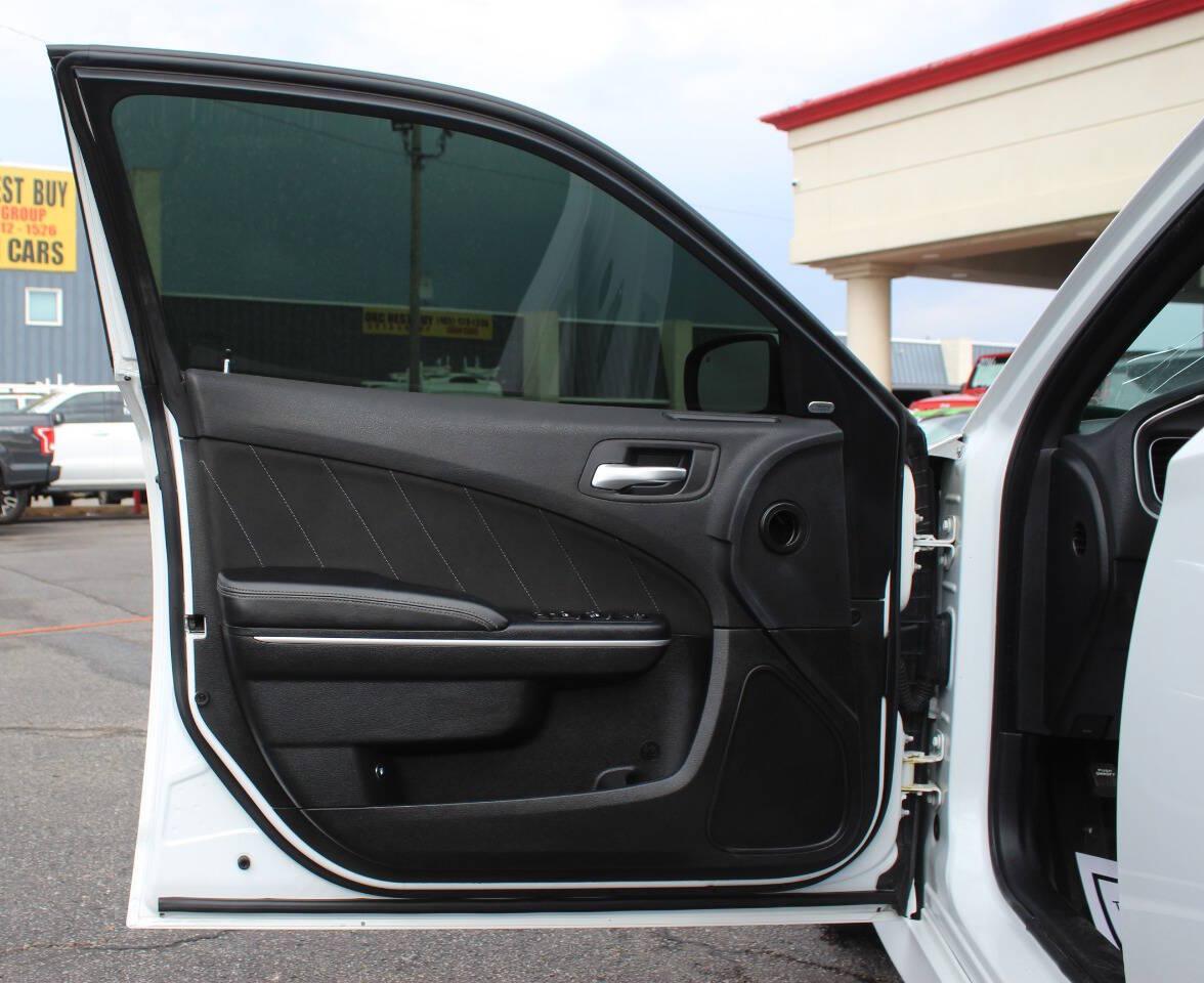 2019 White Dodge Charger R/T 392 (2C3CDXGJ7KH) with an HEMI 6.4L V8 485hp 475ft. lbs. 6.4L V8 engine, Automatic 8-Speed transmission, located at 4301 NW 39th , Oklahoma City, OK, 73112, (405) 949-5600, 35.512135, -97.598671 - Hablamos espanol. SPEND SMART --- BUY FROM SUPER SPORTS. ALL PRICES, DOWN PAYMENTS, PAYMENTS, AND FINANCE TERMS ARE NEGOTIABLE AT THE TIME OF APPROVAL. WE WILL WORK WITH YOU TO FIT YOUR BUDGET. WE WILL EVEN LOWER AND ADJUST THE NUMBERS TO HELP MAKE THE VEHICLE MORE AFFORDABLE FOR YOU.- Photo#8