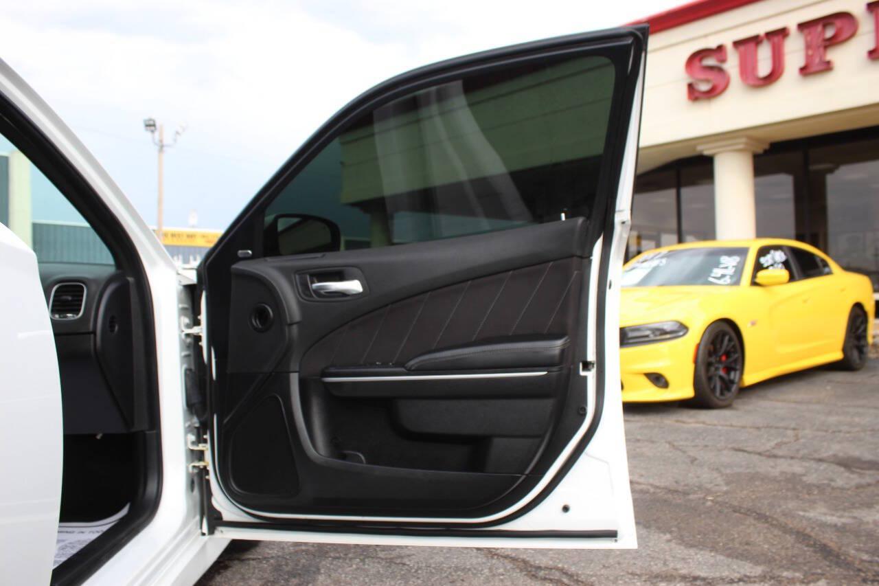 2019 White Dodge Charger R/T 392 (2C3CDXGJ7KH) with an HEMI 6.4L V8 485hp 475ft. lbs. 6.4L V8 engine, Automatic 8-Speed transmission, located at 4301 NW 39th , Oklahoma City, OK, 73112, (405) 949-5600, 35.512135, -97.598671 - Hablamos espanol. SPEND SMART --- BUY FROM SUPER SPORTS. ALL PRICES, DOWN PAYMENTS, PAYMENTS, AND FINANCE TERMS ARE NEGOTIABLE AT THE TIME OF APPROVAL. WE WILL WORK WITH YOU TO FIT YOUR BUDGET. WE WILL EVEN LOWER AND ADJUST THE NUMBERS TO HELP MAKE THE VEHICLE MORE AFFORDABLE FOR YOU.- Photo#10