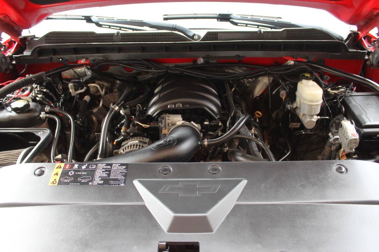 2017 Red Chevrolet Silverado 1500 LT Crew Cab 4WD (3GCUKREC4HG) with an EcoTec3 5.3L V8 355hp 383ft. lbs. 5.3L V8 engine, Automatic 6-Speed transmission, located at 4301 NW 39th , Oklahoma City, OK, 73112, (405) 949-5600, 35.512135, -97.598671 - Hablamos espanol. SPEND SMART --- BUY FROM SUPER SPORTS. ALL PRICES, DOWN PAYMENTS, PAYMENTS, AND FINANCE TERMS ARE NEGOTIABLE AT THE TIME OF APPROVAL. WE WILL WORK WITH YOU TO FIT YOUR BUDGET. WE WILL EVEN LOWER AND ADJUST THE NUMBERS TO HELP MAKE THE VE HICLE MORE AFFORDABLE FOR YOU.- Photo#7