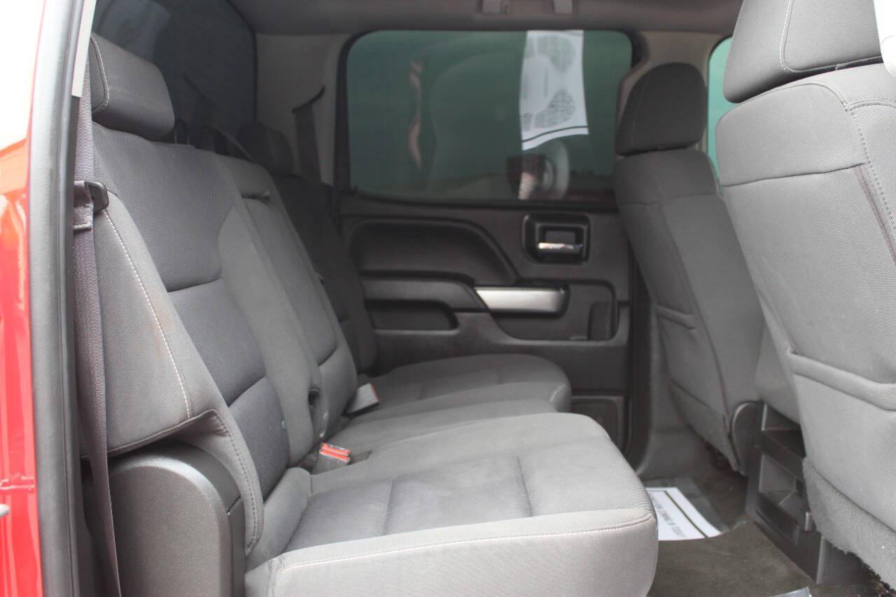 2017 Red Chevrolet Silverado 1500 LT Crew Cab 4WD (3GCUKREC4HG) with an EcoTec3 5.3L V8 355hp 383ft. lbs. 5.3L V8 engine, Automatic 6-Speed transmission, located at 4301 NW 39th , Oklahoma City, OK, 73112, (405) 949-5600, 35.512135, -97.598671 - Hablamos espanol. SPEND SMART --- BUY FROM SUPER SPORTS. ALL PRICES, DOWN PAYMENTS, PAYMENTS, AND FINANCE TERMS ARE NEGOTIABLE AT THE TIME OF APPROVAL. WE WILL WORK WITH YOU TO FIT YOUR BUDGET. WE WILL EVEN LOWER AND ADJUST THE NUMBERS TO HELP MAKE THE VE HICLE MORE AFFORDABLE FOR YOU.- Photo#10