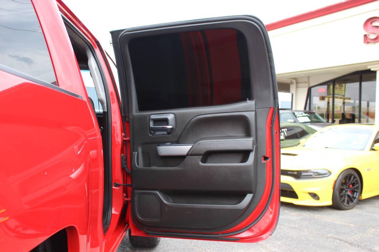 2017 Red Chevrolet Silverado 1500 LT Crew Cab 4WD (3GCUKREC4HG) with an EcoTec3 5.3L V8 355hp 383ft. lbs. 5.3L V8 engine, Automatic 6-Speed transmission, located at 4301 NW 39th , Oklahoma City, OK, 73112, (405) 949-5600, 35.512135, -97.598671 - Hablamos espanol. SPEND SMART --- BUY FROM SUPER SPORTS. ALL PRICES, DOWN PAYMENTS, PAYMENTS, AND FINANCE TERMS ARE NEGOTIABLE AT THE TIME OF APPROVAL. WE WILL WORK WITH YOU TO FIT YOUR BUDGET. WE WILL EVEN LOWER AND ADJUST THE NUMBERS TO HELP MAKE THE VE HICLE MORE AFFORDABLE FOR YOU.- Photo#11