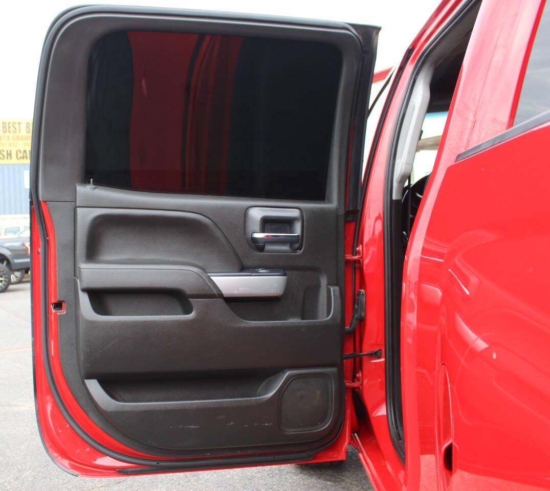 2017 Red Chevrolet Silverado 1500 LT Crew Cab 4WD (3GCUKREC4HG) with an EcoTec3 5.3L V8 355hp 383ft. lbs. 5.3L V8 engine, Automatic 6-Speed transmission, located at 4301 NW 39th , Oklahoma City, OK, 73112, (405) 949-5600, 35.512135, -97.598671 - Hablamos espanol. SPEND SMART --- BUY FROM SUPER SPORTS. ALL PRICES, DOWN PAYMENTS, PAYMENTS, AND FINANCE TERMS ARE NEGOTIABLE AT THE TIME OF APPROVAL. WE WILL WORK WITH YOU TO FIT YOUR BUDGET. WE WILL EVEN LOWER AND ADJUST THE NUMBERS TO HELP MAKE THE VE HICLE MORE AFFORDABLE FOR YOU.- Photo#15