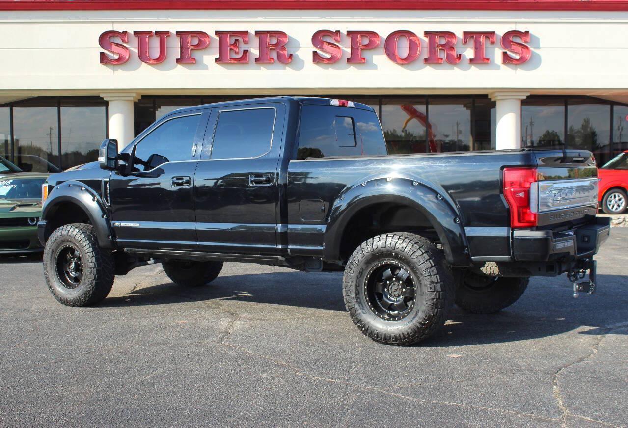 2018 Black Ford F-250 Super Duty King Ranch Crew Cab Long Bed 4WD (1FT7W2BT1JE) with an Power Stroke 6.7L Biodiesel Turbo V8 450hp 935ft. lbs. 6.7L V8 engine, Automatic 6-Speed transmission, located at 4301 NW 39th , Oklahoma City, OK, 73112, (405) 949-5600, 35.512135, -97.598671 - Hablamos espanol. SPEND SMART --- BUY FROM SUPER SPORTS. ALL PRICES, DOWN PAYMENTS, PAYMENTS, AND FINANCE TERMS ARE NEGOTIABLE AT THE TIME OF APPROVAL. WE WILL WORK WITH YOU TO FIT YOUR BUDGET. WE WILL EVEN LOWER AND ADJUST THE NUMBERS TO HELP MAKE THE VE HICLE MORE AFFORDABLE FOR YOU.- Photo#4