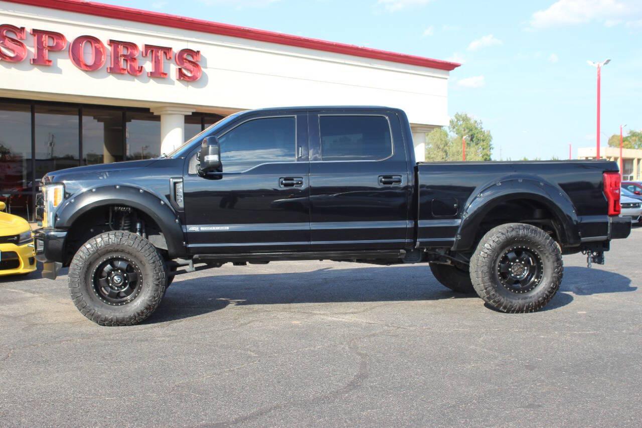 2018 Black Ford F-250 Super Duty King Ranch Crew Cab Long Bed 4WD (1FT7W2BT1JE) with an Power Stroke 6.7L Biodiesel Turbo V8 450hp 935ft. lbs. 6.7L V8 engine, Automatic 6-Speed transmission, located at 4301 NW 39th , Oklahoma City, OK, 73112, (405) 949-5600, 35.512135, -97.598671 - Hablamos espanol. SPEND SMART --- BUY FROM SUPER SPORTS. ALL PRICES, DOWN PAYMENTS, PAYMENTS, AND FINANCE TERMS ARE NEGOTIABLE AT THE TIME OF APPROVAL. WE WILL WORK WITH YOU TO FIT YOUR BUDGET. WE WILL EVEN LOWER AND ADJUST THE NUMBERS TO HELP MAKE THE VE HICLE MORE AFFORDABLE FOR YOU.- Photo#5