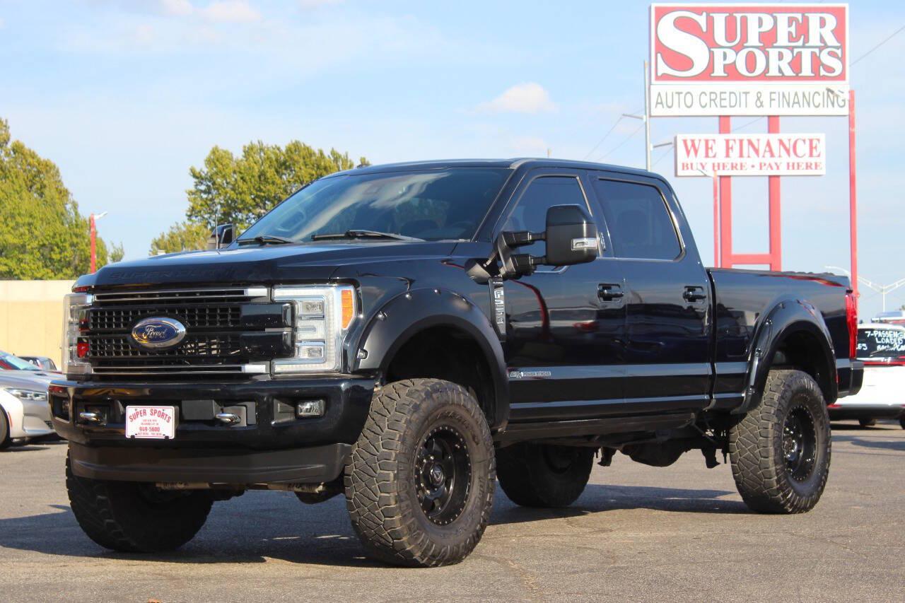 2018 Black Ford F-250 Super Duty King Ranch Crew Cab Long Bed 4WD (1FT7W2BT1JE) with an Power Stroke 6.7L Biodiesel Turbo V8 450hp 935ft. lbs. 6.7L V8 engine, Automatic 6-Speed transmission, located at 4301 NW 39th , Oklahoma City, OK, 73112, (405) 949-5600, 35.512135, -97.598671 - Hablamos espanol. SPEND SMART --- BUY FROM SUPER SPORTS. ALL PRICES, DOWN PAYMENTS, PAYMENTS, AND FINANCE TERMS ARE NEGOTIABLE AT THE TIME OF APPROVAL. WE WILL WORK WITH YOU TO FIT YOUR BUDGET. WE WILL EVEN LOWER AND ADJUST THE NUMBERS TO HELP MAKE THE VE HICLE MORE AFFORDABLE FOR YOU.- Photo#6