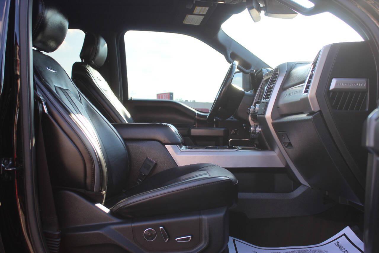 2018 Black Ford F-250 Super Duty King Ranch Crew Cab Long Bed 4WD (1FT7W2BT1JE) with an Power Stroke 6.7L Biodiesel Turbo V8 450hp 935ft. lbs. 6.7L V8 engine, Automatic 6-Speed transmission, located at 4301 NW 39th , Oklahoma City, OK, 73112, (405) 949-5600, 35.512135, -97.598671 - Hablamos espanol. SPEND SMART --- BUY FROM SUPER SPORTS. ALL PRICES, DOWN PAYMENTS, PAYMENTS, AND FINANCE TERMS ARE NEGOTIABLE AT THE TIME OF APPROVAL. WE WILL WORK WITH YOU TO FIT YOUR BUDGET. WE WILL EVEN LOWER AND ADJUST THE NUMBERS TO HELP MAKE THE VE HICLE MORE AFFORDABLE FOR YOU.- Photo#8