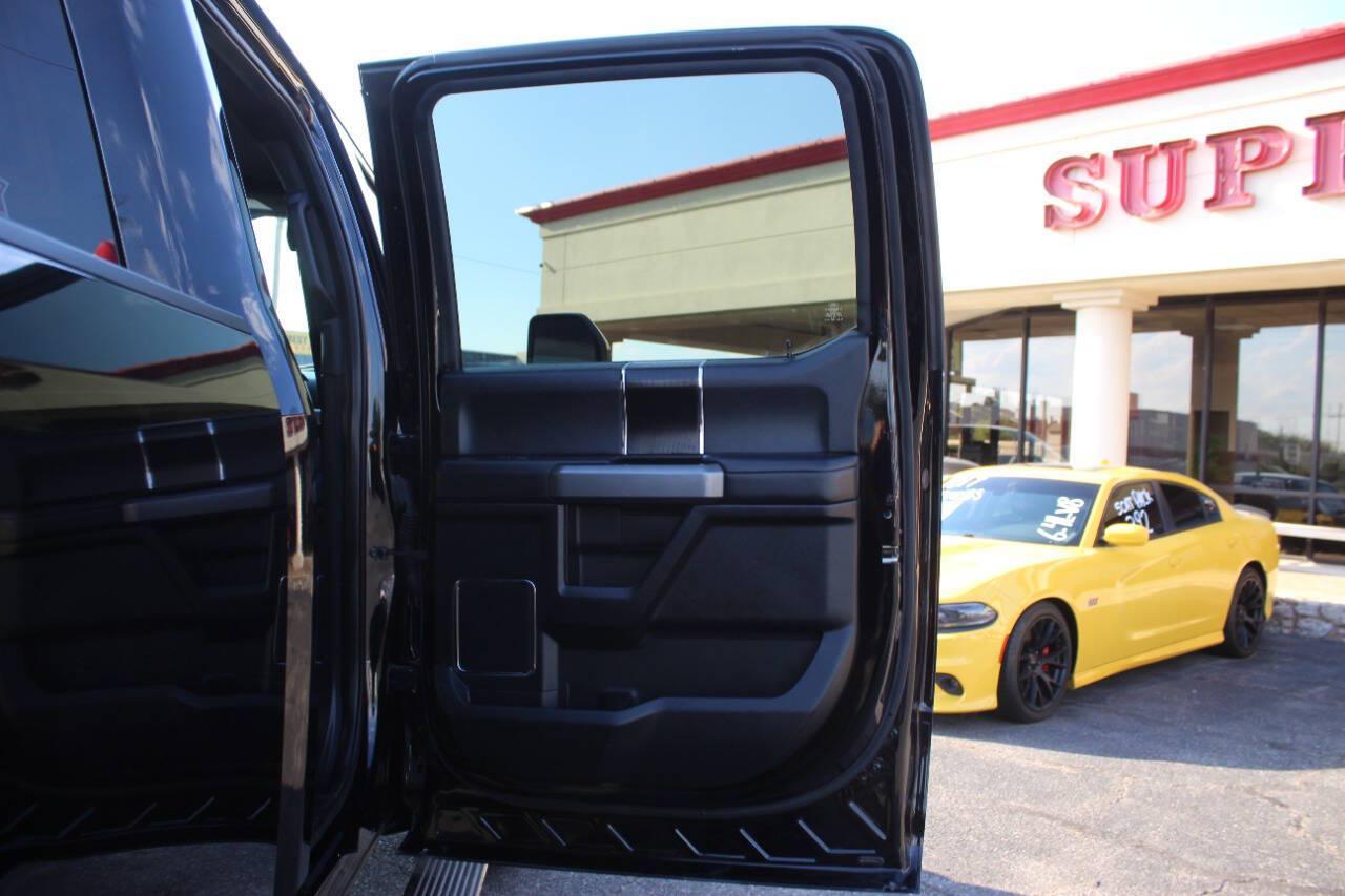 2018 Black Ford F-250 Super Duty King Ranch Crew Cab Long Bed 4WD (1FT7W2BT1JE) with an Power Stroke 6.7L Biodiesel Turbo V8 450hp 935ft. lbs. 6.7L V8 engine, Automatic 6-Speed transmission, located at 4301 NW 39th , Oklahoma City, OK, 73112, (405) 949-5600, 35.512135, -97.598671 - Hablamos espanol. SPEND SMART --- BUY FROM SUPER SPORTS. ALL PRICES, DOWN PAYMENTS, PAYMENTS, AND FINANCE TERMS ARE NEGOTIABLE AT THE TIME OF APPROVAL. WE WILL WORK WITH YOU TO FIT YOUR BUDGET. WE WILL EVEN LOWER AND ADJUST THE NUMBERS TO HELP MAKE THE VE HICLE MORE AFFORDABLE FOR YOU.- Photo#11