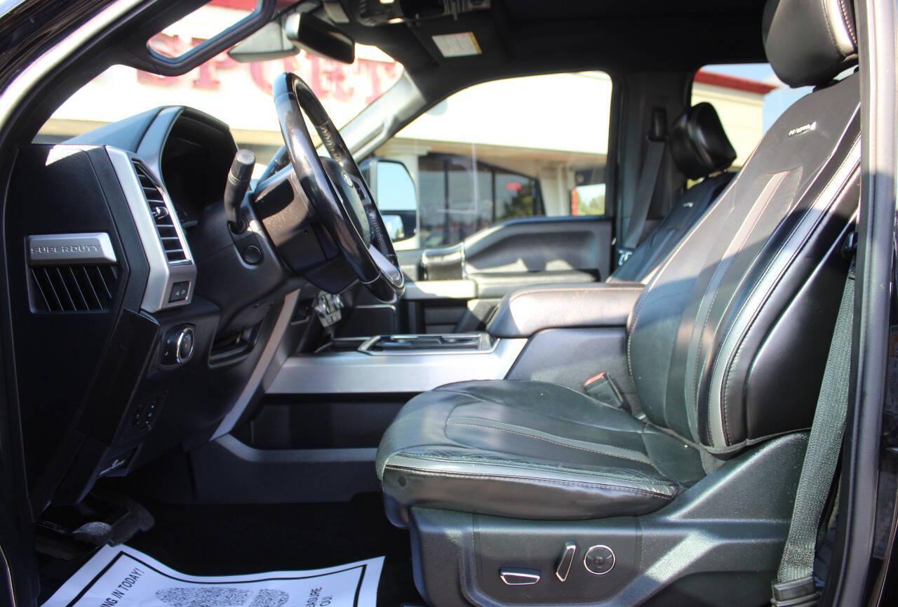 2018 Black Ford F-250 Super Duty King Ranch Crew Cab Long Bed 4WD (1FT7W2BT1JE) with an Power Stroke 6.7L Biodiesel Turbo V8 450hp 935ft. lbs. 6.7L V8 engine, Automatic 6-Speed transmission, located at 4301 NW 39th , Oklahoma City, OK, 73112, (405) 949-5600, 35.512135, -97.598671 - Hablamos espanol. SPEND SMART --- BUY FROM SUPER SPORTS. ALL PRICES, DOWN PAYMENTS, PAYMENTS, AND FINANCE TERMS ARE NEGOTIABLE AT THE TIME OF APPROVAL. WE WILL WORK WITH YOU TO FIT YOUR BUDGET. WE WILL EVEN LOWER AND ADJUST THE NUMBERS TO HELP MAKE THE VE HICLE MORE AFFORDABLE FOR YOU.- Photo#18