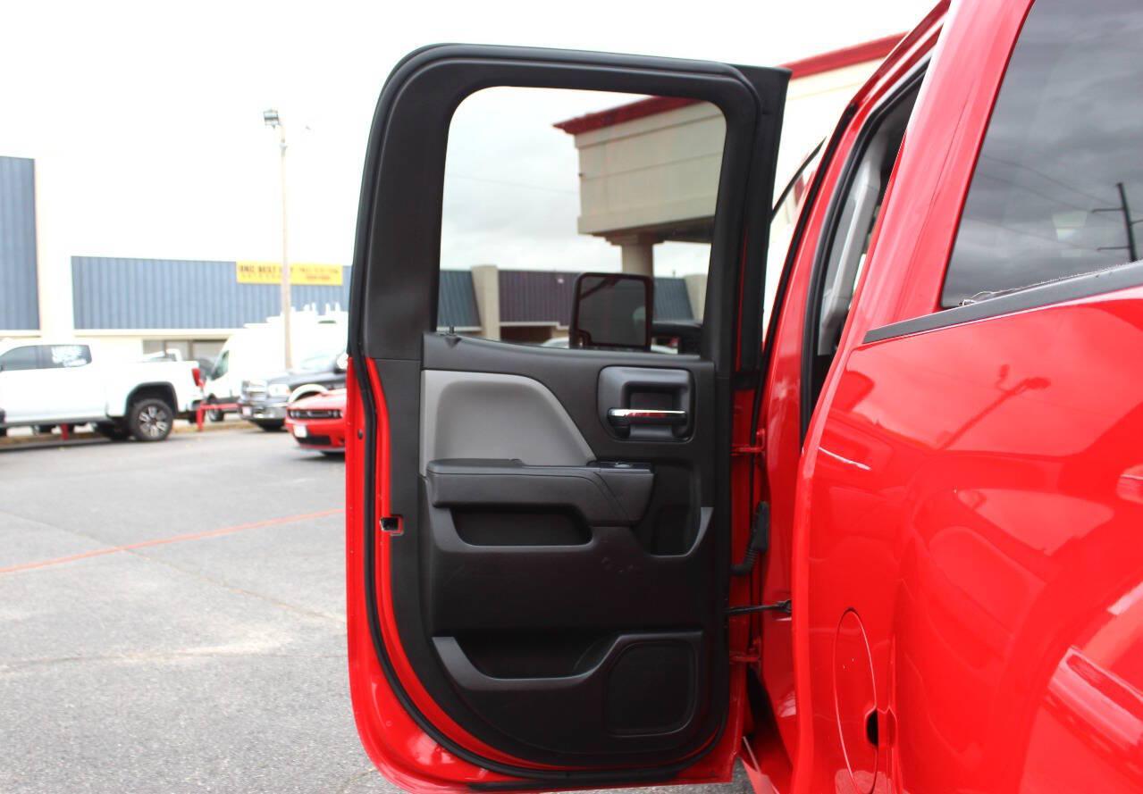 2016 Red Chevrolet Silverado 1500 Work Truck Double Cab 4WD (1GCVKPEC5GZ) with an EcoTec3 5.3L V8 355hp 383ft. lbs. 5.3L V8 engine, Automatic 6-Speed transmission, located at 4301 NW 39th , Oklahoma City, OK, 73112, (405) 949-5600, 35.512135, -97.598671 - Hablamos espanol. SPEND SMART --- BUY FROM SUPER SPORTS. ALL PRICES, DOWN PAYMENTS, PAYMENTS, AND FINANCE TERMS ARE NEGOTIABLE AT THE TIME OF APPROVAL. WE WILL WORK WITH YOU TO FIT YOUR BUDGET. WE WILL EVEN LOWER AND ADJUST THE NUMBERS TO HELP MAKE THE VEHICLE MORE AFFORDABLE FOR YOU.- Photo#14
