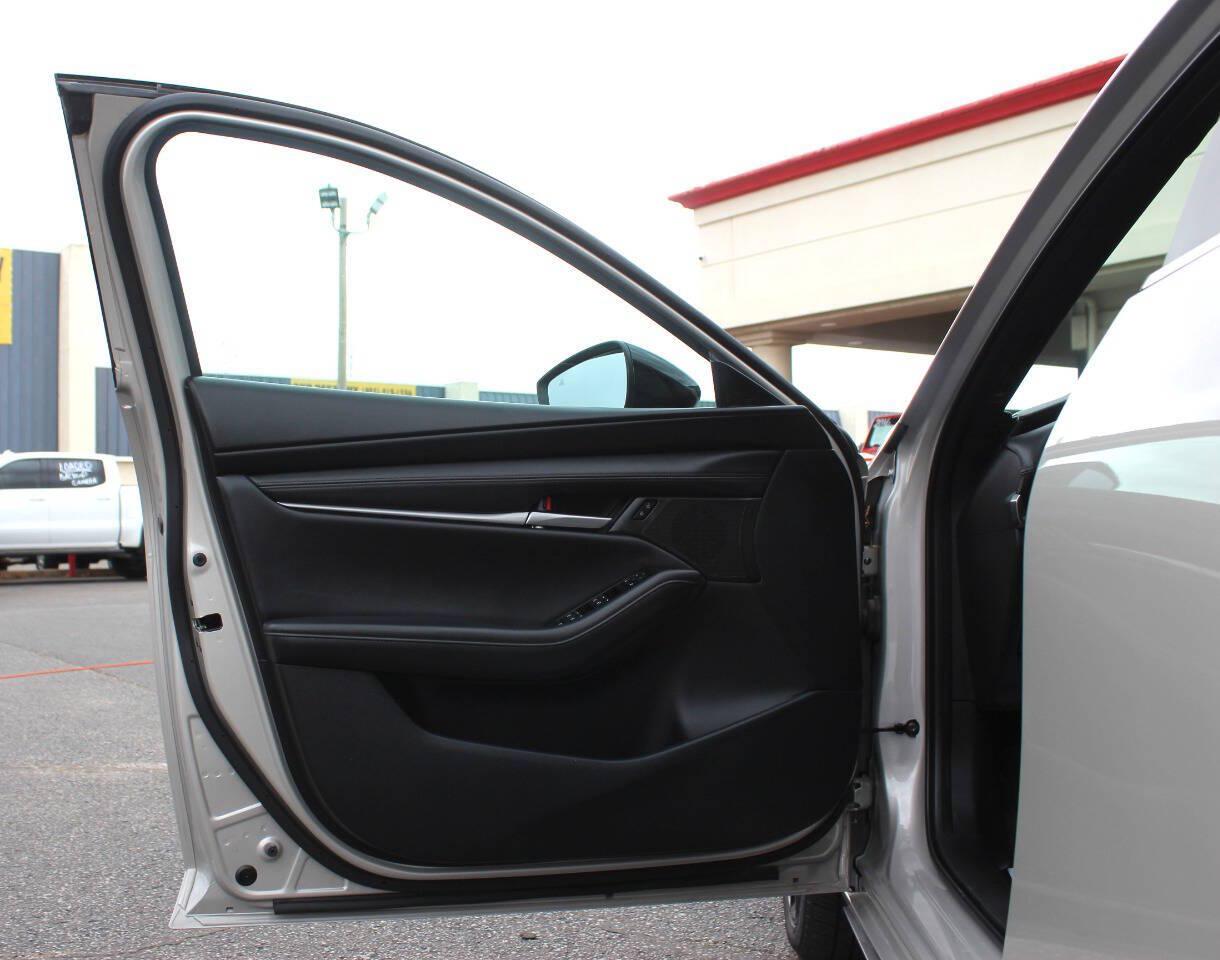 2026 Tan Mazda Mazda3 Hatchback Select Sport (JM1BPAKL9T1) with an SKYACTIV-G 2.5L I4 186hp 186ft. lbs. 2.5L I4 engine, Automatic 6-Speed transmission, located at 4301 NW 39th , Oklahoma City, OK, 73112, (405) 949-5600, 35.512135, -97.598671 - Hablamos espanol. SPEND SMART --- BUY FROM SUPER SPORTS. ALL PRICES, DOWN PAYMENTS, PAYMENTS, AND FINANCE TERMS ARE NEGOTIABLE AT THE TIME OF APPROVAL. WE WILL WORK WITH YOU TO FIT YOUR BUDGET. WE WILL EVEN LOWER AND ADJUST THE NUMBERS TO HELP MAKE THE VEHICLE MORE AFFORDABLE FOR YOU.- Photo#14