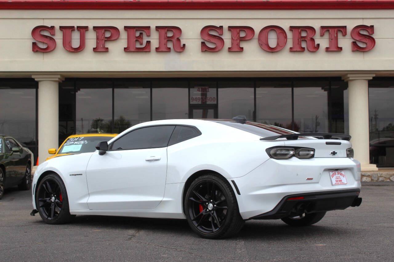 2023 White Chevrolet Camaro 2SS Coupe (1G1FH1R70P0) with an 6.2L V8 455hp 455ft. lbs. 6.2L V8 engine, Automatic 10-Speed transmission, located at 4301 NW 39th , Oklahoma City, OK, 73112, (405) 949-5600, 35.512135, -97.598671 - Hablamos espanol. SPEND SMART --- BUY FROM SUPER SPORTS. ALL PRICES, DOWN PAYMENTS, PAYMENTS, AND FINANCE TERMS ARE NEGOTIABLE AT THE TIME OF APPROVAL. WE WILL WORK WITH YOU TO FIT YOUR BUDGET. WE WILL EVEN LOWER AND ADJUST THE NUMBERS TO HELP MAKE THE VE HICLE MORE AFFORDABLE FOR YOU.- Photo#4