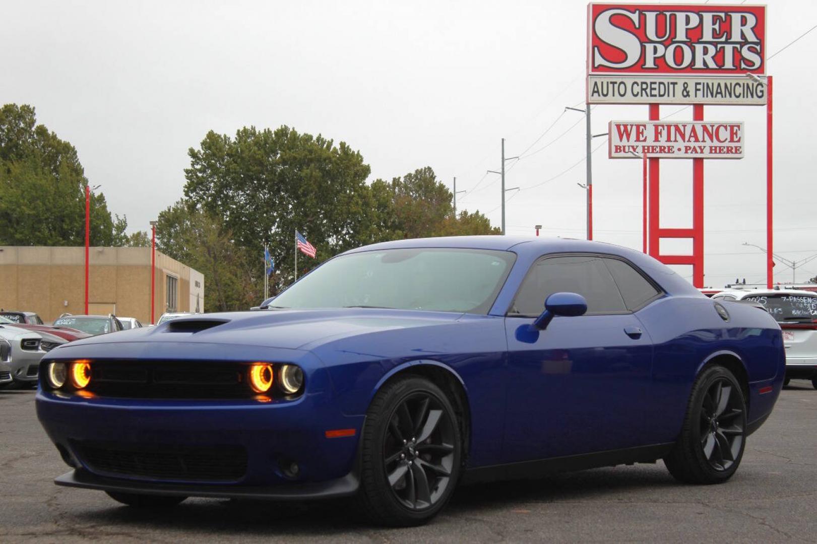 2019 Blue Dodge Challenger GT (2C3CDZJG1KH) with an Pentastar 3.6L V6 305hp 268ft. lbs. 3.6L V6 engine, Automatic 8-Speed transmission, located at 4301 NW 39th , Oklahoma City, OK, 73112, (405) 949-5600, 35.512135, -97.598671 - Hablamos espanol. SPEND SMART --- BUY FROM SUPER SPORTS. ALL PRICES, DOWN PAYMENTS, PAYMENTS, AND FINANCE TERMS ARE NEGOTIABLE AT THE TIME OF APPROVAL. WE WILL WORK WITH YOU TO FIT YOUR BUDGET. WE WILL EVEN LOWER AND ADJUST THE NUMBERS TO HELP MAKE THE VE HICLE MORE AFFORDABLE FOR YOU.- Photo#6