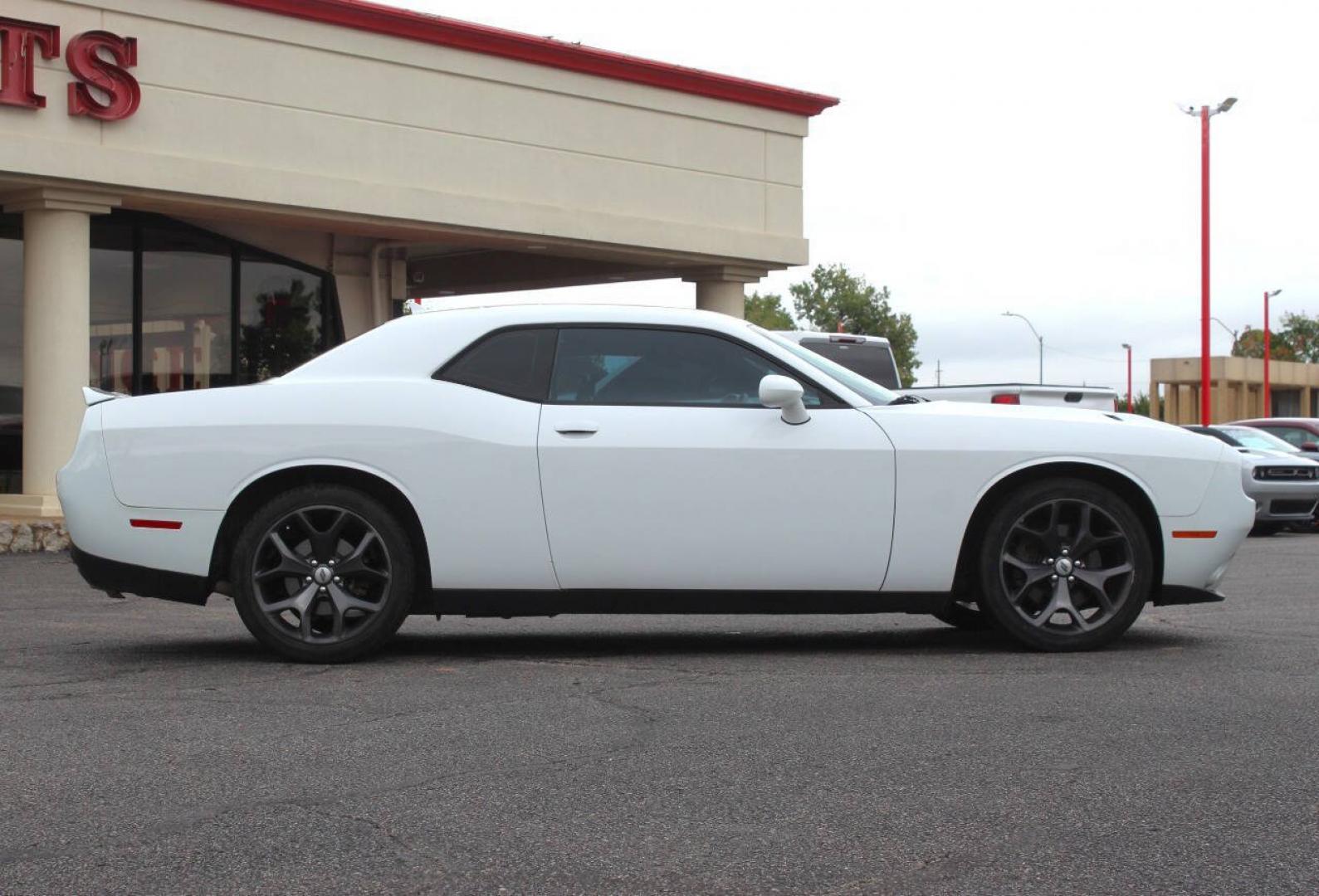 2018 White Dodge Challenger SXT (2C3CDZAG6JH) with an Pentastar 3.6L V6 305hp 268ft. lbs. 3.6L V6 engine, Automatic 8-Speed transmission, located at 4301 NW 39th , Oklahoma City, OK, 73112, (405) 949-5600, 35.512135, -97.598671 - Hablamos espanol. SPEND SMART --- BUY FROM SUPER SPORTS. ALL PRICES, DOWN PAYMENTS, PAYMENTS, AND FINANCE TERMS ARE NEGOTIABLE AT THE TIME OF APPROVAL. WE WILL WORK WITH YOU TO FIT YOUR BUDGET. WE WILL EVEN LOWER AND ADJUST THE NUMBERS TO HELP MAKE THE VE HICLE MORE AFFORDABLE FOR YOU.- Photo#2
