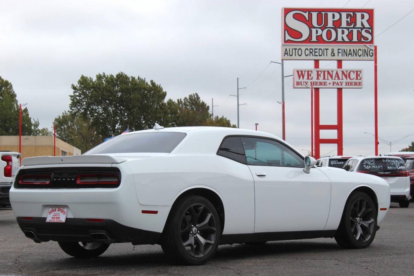 2018 White Dodge Challenger SXT (2C3CDZAG6JH) with an Pentastar 3.6L V6 305hp 268ft. lbs. 3.6L V6 engine, Automatic 8-Speed transmission, located at 4301 NW 39th , Oklahoma City, OK, 73112, (405) 949-5600, 35.512135, -97.598671 - Hablamos espanol. SPEND SMART --- BUY FROM SUPER SPORTS. ALL PRICES, DOWN PAYMENTS, PAYMENTS, AND FINANCE TERMS ARE NEGOTIABLE AT THE TIME OF APPROVAL. WE WILL WORK WITH YOU TO FIT YOUR BUDGET. WE WILL EVEN LOWER AND ADJUST THE NUMBERS TO HELP MAKE THE VE HICLE MORE AFFORDABLE FOR YOU.- Photo#3
