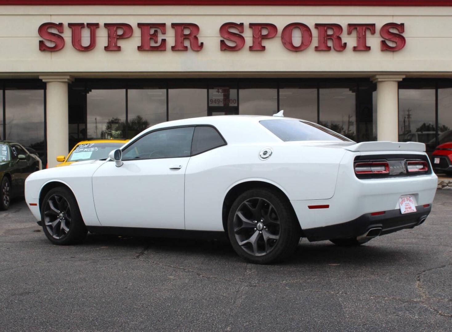 2018 White Dodge Challenger SXT (2C3CDZAG6JH) with an Pentastar 3.6L V6 305hp 268ft. lbs. 3.6L V6 engine, Automatic 8-Speed transmission, located at 4301 NW 39th , Oklahoma City, OK, 73112, (405) 949-5600, 35.512135, -97.598671 - Hablamos espanol. SPEND SMART --- BUY FROM SUPER SPORTS. ALL PRICES, DOWN PAYMENTS, PAYMENTS, AND FINANCE TERMS ARE NEGOTIABLE AT THE TIME OF APPROVAL. WE WILL WORK WITH YOU TO FIT YOUR BUDGET. WE WILL EVEN LOWER AND ADJUST THE NUMBERS TO HELP MAKE THE VE HICLE MORE AFFORDABLE FOR YOU.- Photo#4