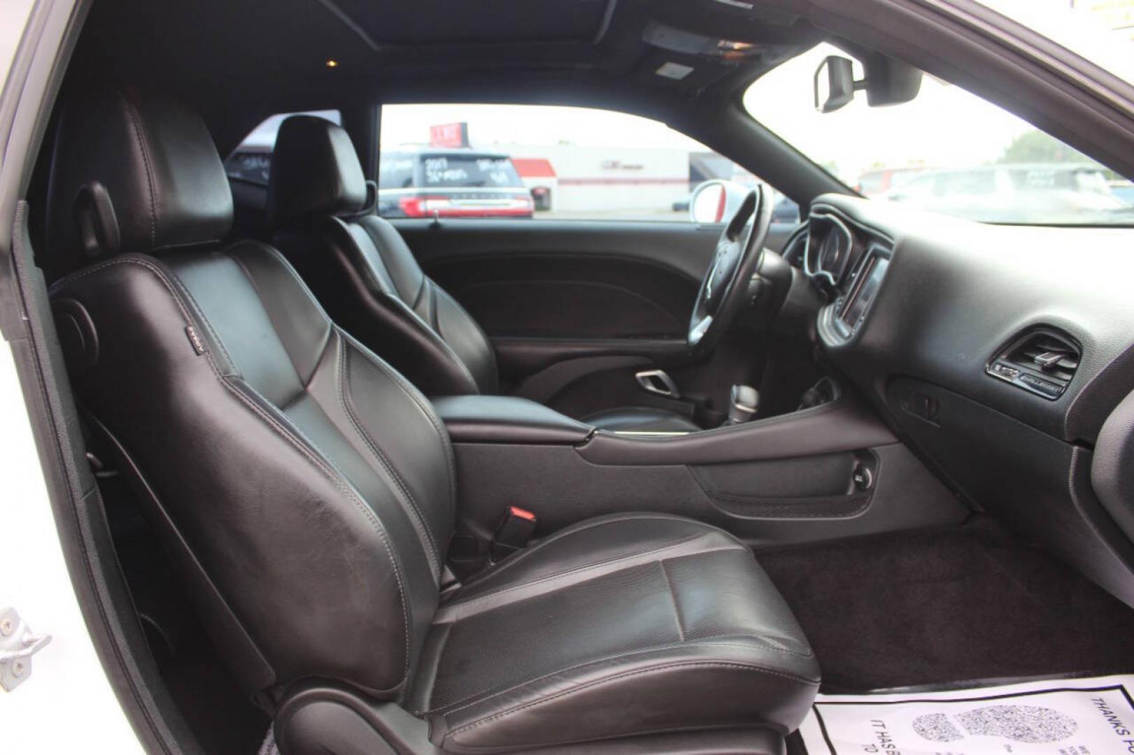 2018 White Dodge Challenger SXT (2C3CDZAG6JH) with an Pentastar 3.6L V6 305hp 268ft. lbs. 3.6L V6 engine, Automatic 8-Speed transmission, located at 4301 NW 39th , Oklahoma City, OK, 73112, (405) 949-5600, 35.512135, -97.598671 - Hablamos espanol. SPEND SMART --- BUY FROM SUPER SPORTS. ALL PRICES, DOWN PAYMENTS, PAYMENTS, AND FINANCE TERMS ARE NEGOTIABLE AT THE TIME OF APPROVAL. WE WILL WORK WITH YOU TO FIT YOUR BUDGET. WE WILL EVEN LOWER AND ADJUST THE NUMBERS TO HELP MAKE THE VE HICLE MORE AFFORDABLE FOR YOU.- Photo#8