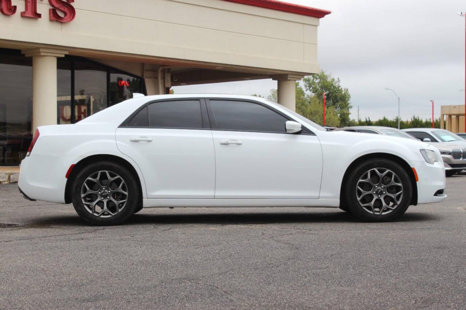 2018 White Chrysler 300 S V6 AWD (2C3CCAGG3JH) with an Pentastar 3.6L V6 300hp 264ft. lbs. 3.6L V6 engine, Automatic 8-Speed transmission, located at 4301 NW 39th , Oklahoma City, OK, 73112, (405) 949-5600, 35.512135, -97.598671 - Hablamos espanol. SPEND SMART --- BUY FROM SUPER SPORTS. ALL PRICES, DOWN PAYMENTS, PAYMENTS, AND FINANCE TERMS ARE NEGOTIABLE AT THE TIME OF APPROVAL. WE WILL WORK WITH YOU TO FIT YOUR BUDGET. WE WILL EVEN LOWER AND ADJUST THE NUMBERS TO HELP MAKE THE VE HICLE MORE AFFORDABLE FOR YOU.- Photo#2
