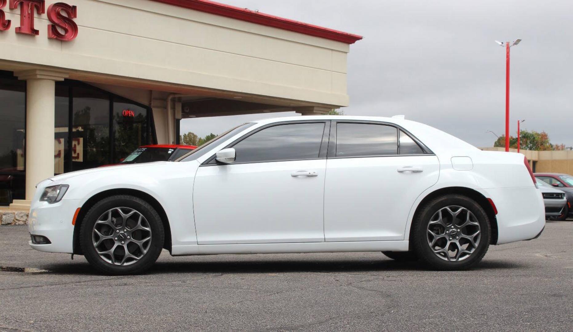 2018 White Chrysler 300 S V6 AWD (2C3CCAGG3JH) with an Pentastar 3.6L V6 300hp 264ft. lbs. 3.6L V6 engine, Automatic 8-Speed transmission, located at 4301 NW 39th , Oklahoma City, OK, 73112, (405) 949-5600, 35.512135, -97.598671 - Hablamos espanol. SPEND SMART --- BUY FROM SUPER SPORTS. ALL PRICES, DOWN PAYMENTS, PAYMENTS, AND FINANCE TERMS ARE NEGOTIABLE AT THE TIME OF APPROVAL. WE WILL WORK WITH YOU TO FIT YOUR BUDGET. WE WILL EVEN LOWER AND ADJUST THE NUMBERS TO HELP MAKE THE VE HICLE MORE AFFORDABLE FOR YOU.- Photo#5