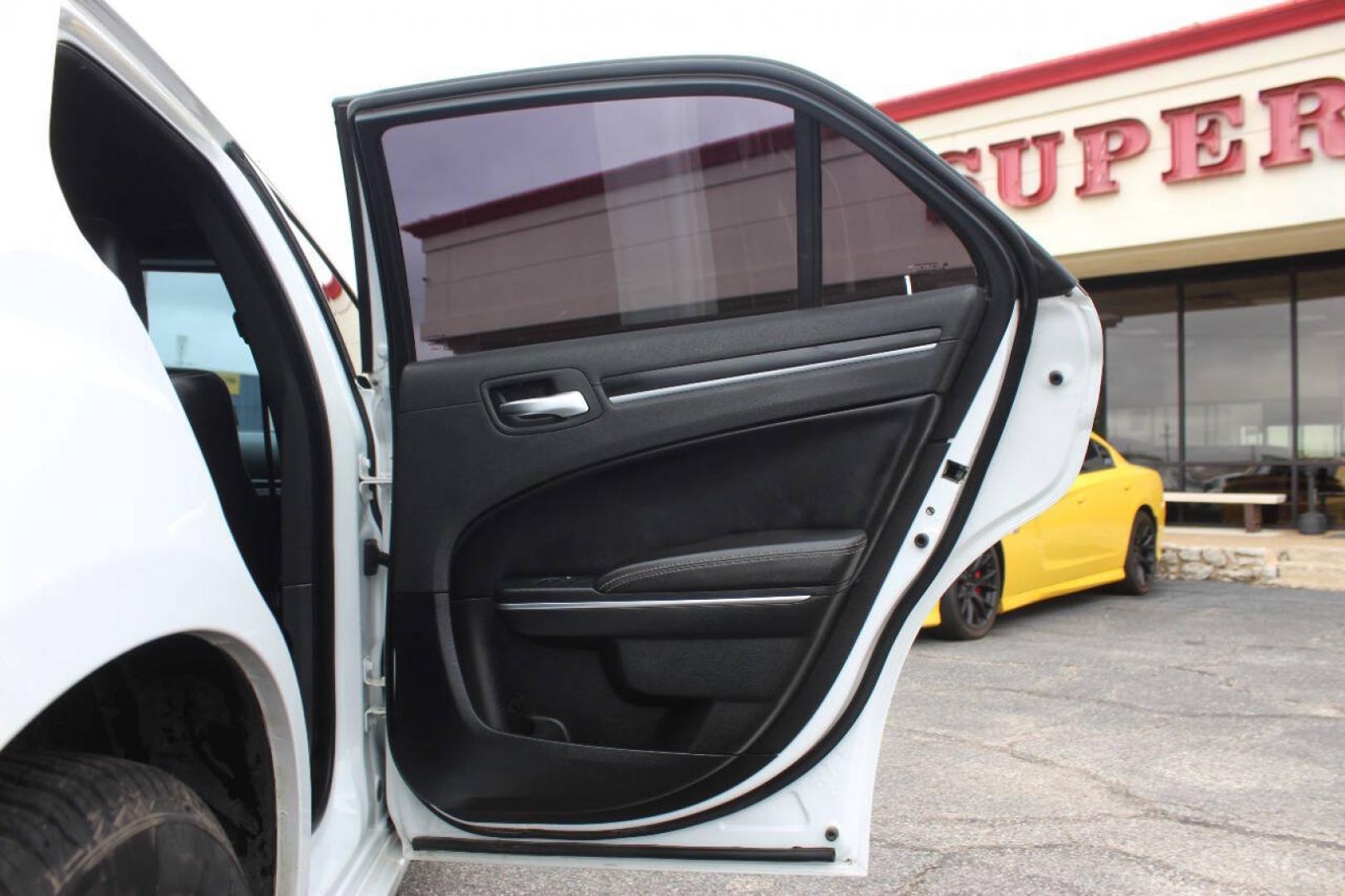 2018 White Chrysler 300 S V6 AWD (2C3CCAGG3JH) with an Pentastar 3.6L V6 300hp 264ft. lbs. 3.6L V6 engine, Automatic 8-Speed transmission, located at 4301 NW 39th , Oklahoma City, OK, 73112, (405) 949-5600, 35.512135, -97.598671 - Hablamos espanol. SPEND SMART --- BUY FROM SUPER SPORTS. ALL PRICES, DOWN PAYMENTS, PAYMENTS, AND FINANCE TERMS ARE NEGOTIABLE AT THE TIME OF APPROVAL. WE WILL WORK WITH YOU TO FIT YOUR BUDGET. WE WILL EVEN LOWER AND ADJUST THE NUMBERS TO HELP MAKE THE VE HICLE MORE AFFORDABLE FOR YOU.- Photo#11