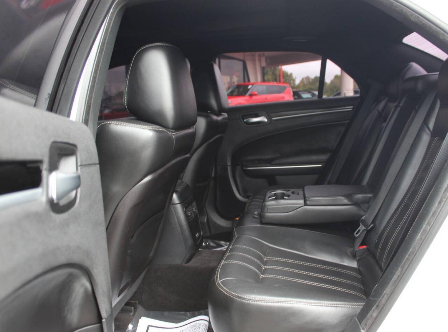 2018 White Chrysler 300 S V6 AWD (2C3CCAGG3JH) with an Pentastar 3.6L V6 300hp 264ft. lbs. 3.6L V6 engine, Automatic 8-Speed transmission, located at 4301 NW 39th , Oklahoma City, OK, 73112, (405) 949-5600, 35.512135, -97.598671 - Hablamos espanol. SPEND SMART --- BUY FROM SUPER SPORTS. ALL PRICES, DOWN PAYMENTS, PAYMENTS, AND FINANCE TERMS ARE NEGOTIABLE AT THE TIME OF APPROVAL. WE WILL WORK WITH YOU TO FIT YOUR BUDGET. WE WILL EVEN LOWER AND ADJUST THE NUMBERS TO HELP MAKE THE VE HICLE MORE AFFORDABLE FOR YOU.- Photo#13
