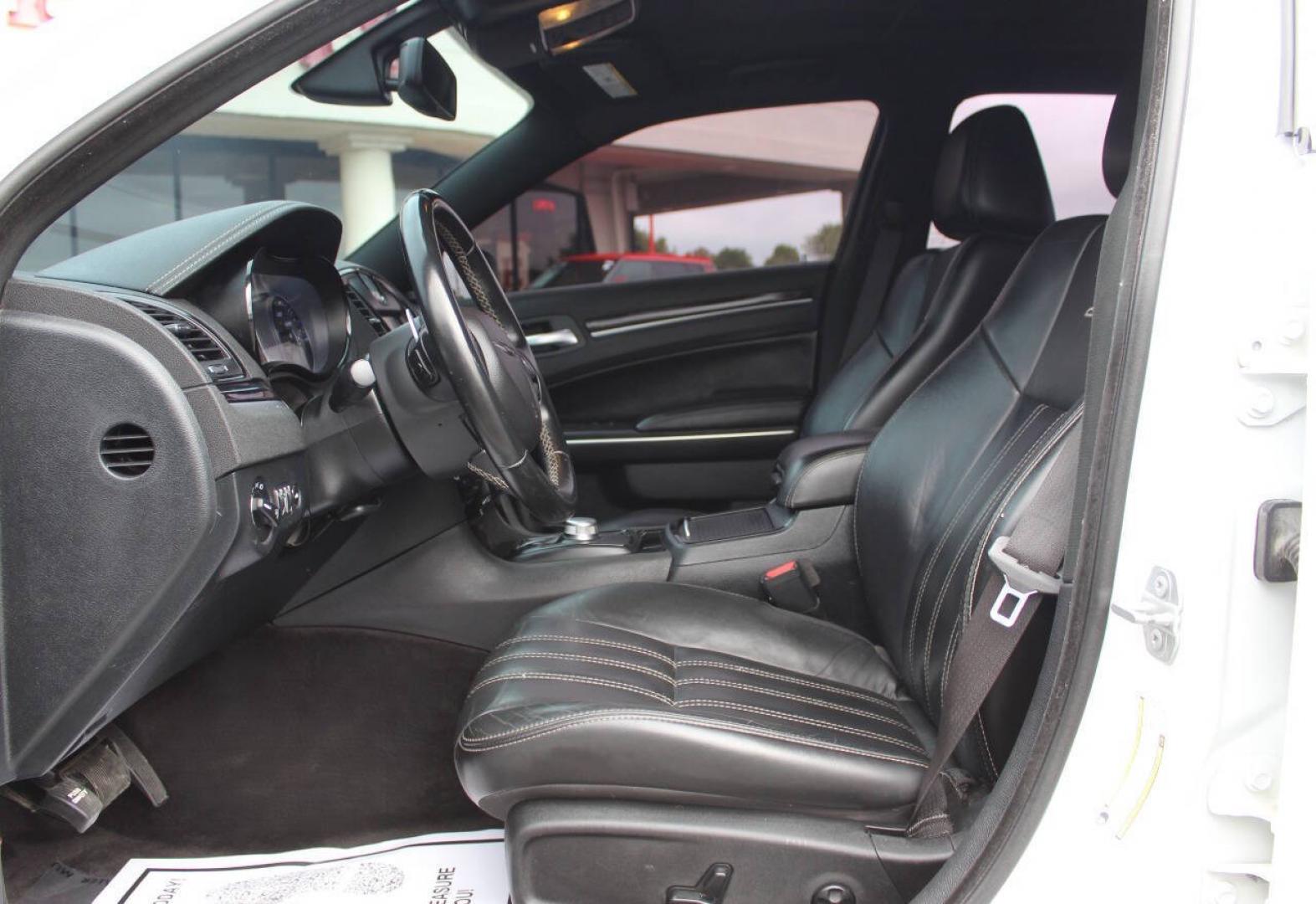 2018 White Chrysler 300 S V6 AWD (2C3CCAGG3JH) with an Pentastar 3.6L V6 300hp 264ft. lbs. 3.6L V6 engine, Automatic 8-Speed transmission, located at 4301 NW 39th , Oklahoma City, OK, 73112, (405) 949-5600, 35.512135, -97.598671 - Hablamos espanol. SPEND SMART --- BUY FROM SUPER SPORTS. ALL PRICES, DOWN PAYMENTS, PAYMENTS, AND FINANCE TERMS ARE NEGOTIABLE AT THE TIME OF APPROVAL. WE WILL WORK WITH YOU TO FIT YOUR BUDGET. WE WILL EVEN LOWER AND ADJUST THE NUMBERS TO HELP MAKE THE VE HICLE MORE AFFORDABLE FOR YOU.- Photo#15