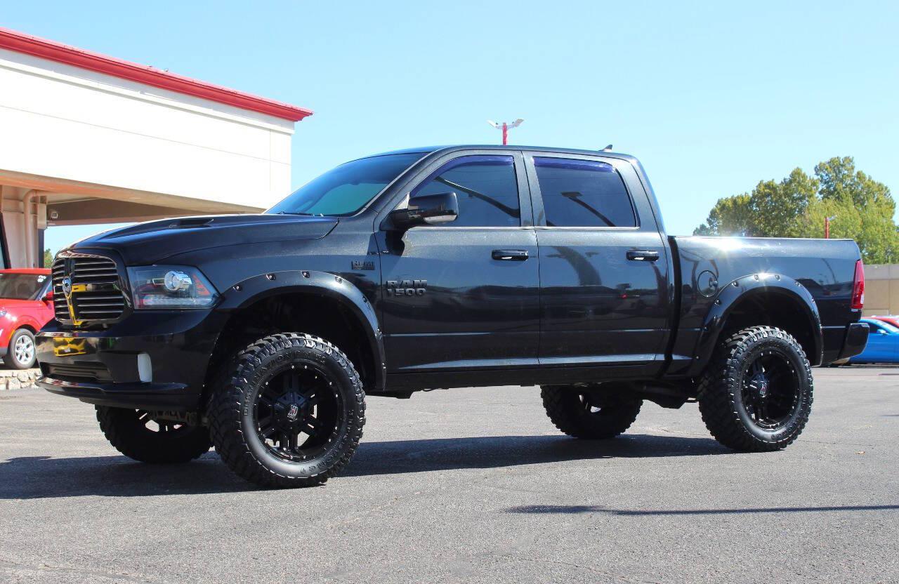 2015 Black RAM 1500 Sport Crew Cab SWB 4WD (1C6RR7MT9FS) with an HEMI 5.7L V8 395hp 410ft. lbs. 5.7L V8 engine, Automatic 8-Speed transmission, located at 4301 NW 39th , Oklahoma City, OK, 73112, (405) 949-5600, 35.512135, -97.598671 - Hablamos espanol. SPEND SMART --- BUY FROM SUPER SPORTS. ALL PRICES, DOWN PAYMENTS, PAYMENTS, AND FINANCE TERMS ARE NEGOTIABLE AT THE TIME OF APPROVAL. WE WILL WORK WITH YOU TO FIT YOUR BUDGET. WE WILL EVEN LOWER AND ADJUST THE NUMBERS TO HELP MAKE THE VE HICLE MORE AFFORDABLE FOR YOU.- Photo#5