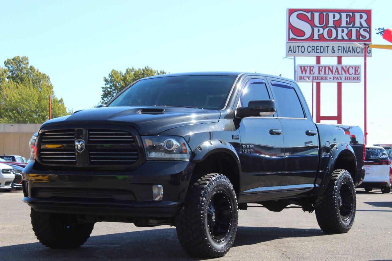 2015 Black RAM 1500 Sport Crew Cab SWB 4WD (1C6RR7MT9FS) with an HEMI 5.7L V8 395hp 410ft. lbs. 5.7L V8 engine, Automatic 8-Speed transmission, located at 4301 NW 39th , Oklahoma City, OK, 73112, (405) 949-5600, 35.512135, -97.598671 - Hablamos espanol. SPEND SMART --- BUY FROM SUPER SPORTS. ALL PRICES, DOWN PAYMENTS, PAYMENTS, AND FINANCE TERMS ARE NEGOTIABLE AT THE TIME OF APPROVAL. WE WILL WORK WITH YOU TO FIT YOUR BUDGET. WE WILL EVEN LOWER AND ADJUST THE NUMBERS TO HELP MAKE THE VE HICLE MORE AFFORDABLE FOR YOU.- Photo#6
