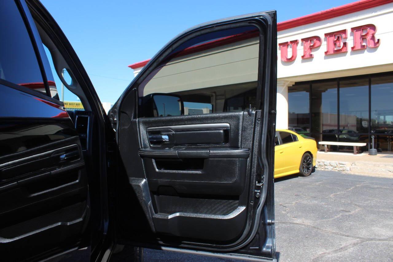 2015 Black RAM 1500 Sport Crew Cab SWB 4WD (1C6RR7MT9FS) with an HEMI 5.7L V8 395hp 410ft. lbs. 5.7L V8 engine, Automatic 8-Speed transmission, located at 4301 NW 39th , Oklahoma City, OK, 73112, (405) 949-5600, 35.512135, -97.598671 - Hablamos espanol. SPEND SMART --- BUY FROM SUPER SPORTS. ALL PRICES, DOWN PAYMENTS, PAYMENTS, AND FINANCE TERMS ARE NEGOTIABLE AT THE TIME OF APPROVAL. WE WILL WORK WITH YOU TO FIT YOUR BUDGET. WE WILL EVEN LOWER AND ADJUST THE NUMBERS TO HELP MAKE THE VE HICLE MORE AFFORDABLE FOR YOU.- Photo#7