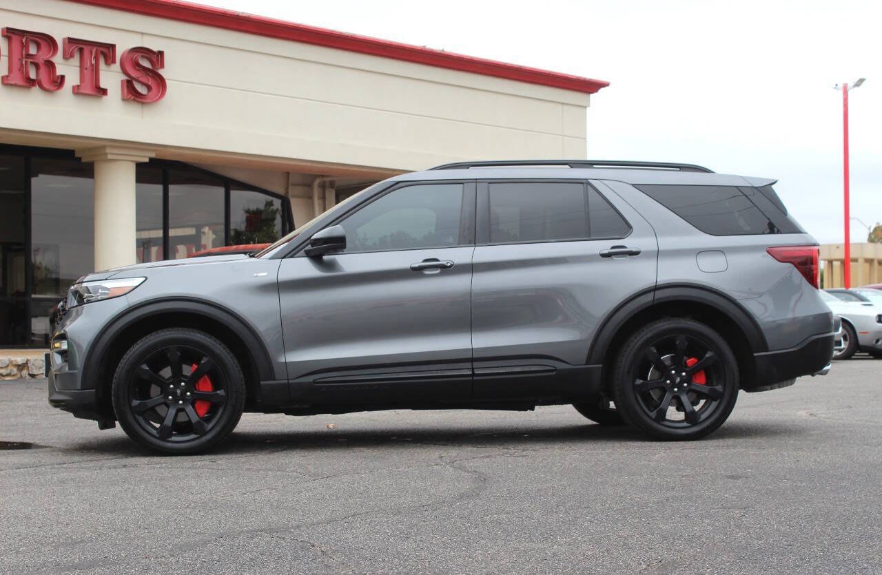 2023 Gray Ford Explorer ST-Line AWD (1FMSK8KH0PG) with an EcoBoost 2.3L Turbo I4 300hp 310ft. lbs. 2.3L I4 engine, Automatic 10-Speed transmission, located at 4301 NW 39th , Oklahoma City, OK, 73112, (405) 949-5600, 35.512135, -97.598671 - Hablamos espanol. SPEND SMART --- BUY FROM SUPER SPORTS. ALL PRICES, DOWN PAYMENTS, PAYMENTS, AND FINANCE TERMS ARE NEGOTIABLE AT THE TIME OF APPROVAL. WE WILL WORK WITH YOU TO FIT YOUR BUDGET. WE WILL EVEN LOWER AND ADJUST THE NUMBERS TO HELP MAKE THE VE HICLE MORE AFFORDABLE FOR YOU.- Photo#5