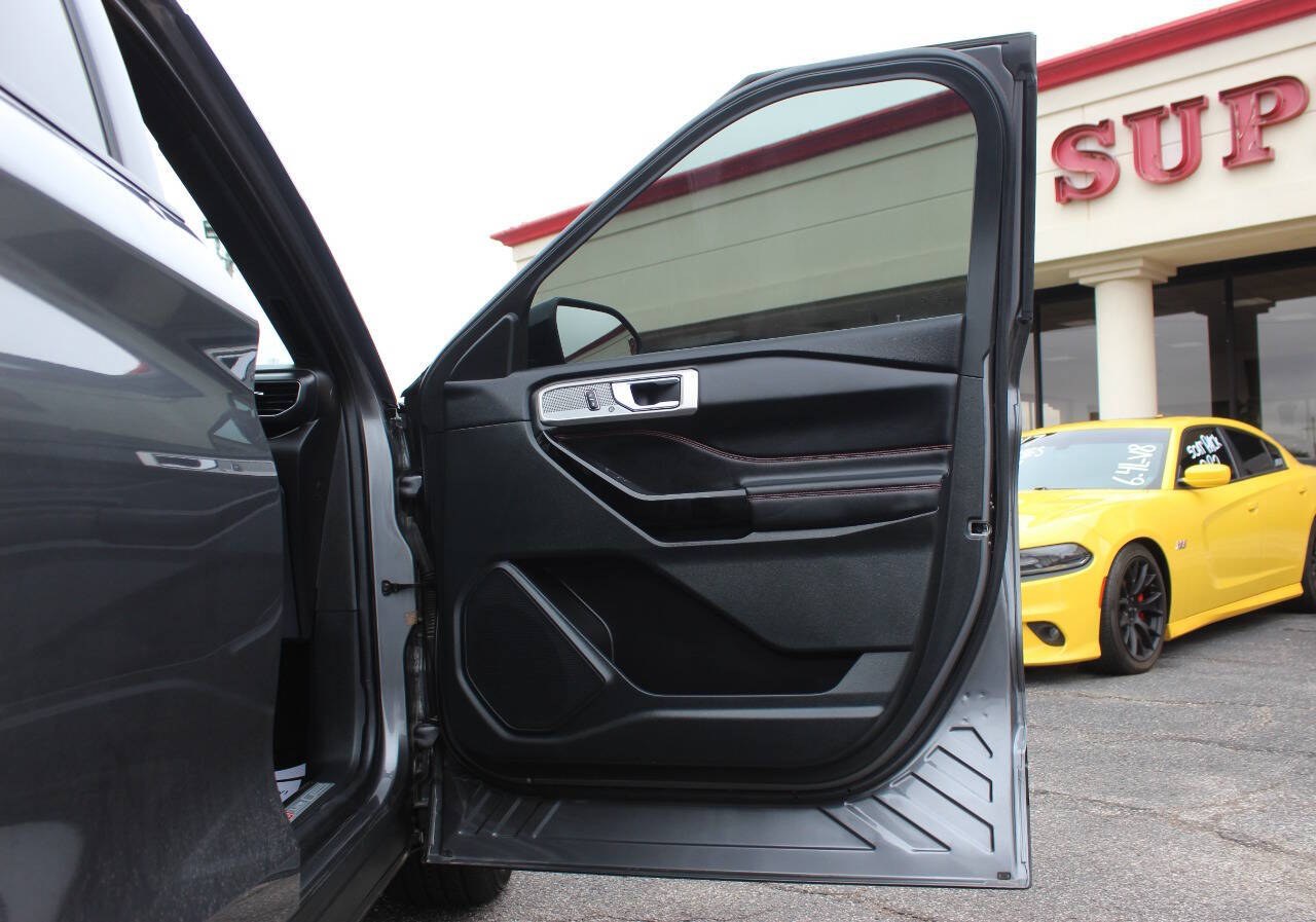 2023 Gray Ford Explorer ST-Line AWD (1FMSK8KH0PG) with an EcoBoost 2.3L Turbo I4 300hp 310ft. lbs. 2.3L I4 engine, Automatic 10-Speed transmission, located at 4301 NW 39th , Oklahoma City, OK, 73112, (405) 949-5600, 35.512135, -97.598671 - Hablamos espanol. SPEND SMART --- BUY FROM SUPER SPORTS. ALL PRICES, DOWN PAYMENTS, PAYMENTS, AND FINANCE TERMS ARE NEGOTIABLE AT THE TIME OF APPROVAL. WE WILL WORK WITH YOU TO FIT YOUR BUDGET. WE WILL EVEN LOWER AND ADJUST THE NUMBERS TO HELP MAKE THE VE HICLE MORE AFFORDABLE FOR YOU.- Photo#9