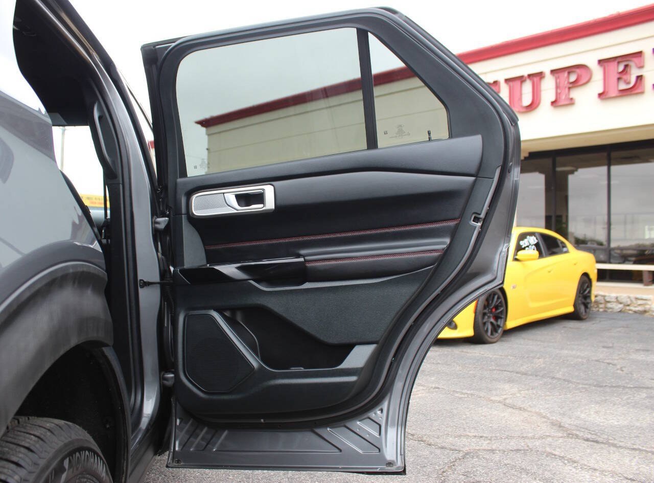 2023 Gray Ford Explorer ST-Line AWD (1FMSK8KH0PG) with an EcoBoost 2.3L Turbo I4 300hp 310ft. lbs. 2.3L I4 engine, Automatic 10-Speed transmission, located at 4301 NW 39th , Oklahoma City, OK, 73112, (405) 949-5600, 35.512135, -97.598671 - Hablamos espanol. SPEND SMART --- BUY FROM SUPER SPORTS. ALL PRICES, DOWN PAYMENTS, PAYMENTS, AND FINANCE TERMS ARE NEGOTIABLE AT THE TIME OF APPROVAL. WE WILL WORK WITH YOU TO FIT YOUR BUDGET. WE WILL EVEN LOWER AND ADJUST THE NUMBERS TO HELP MAKE THE VE HICLE MORE AFFORDABLE FOR YOU.- Photo#11