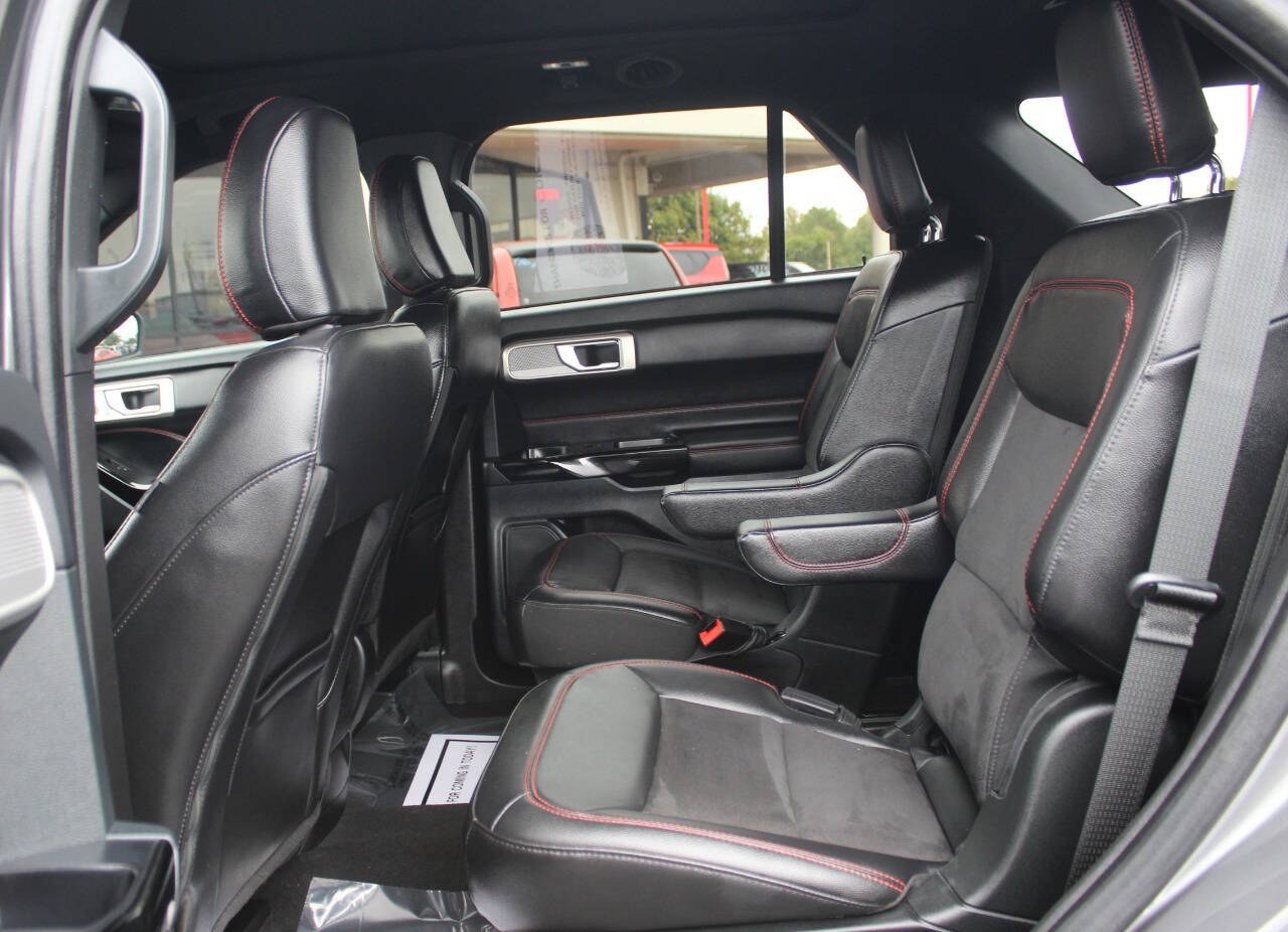 2023 Gray Ford Explorer ST-Line AWD (1FMSK8KH0PG) with an EcoBoost 2.3L Turbo I4 300hp 310ft. lbs. 2.3L I4 engine, Automatic 10-Speed transmission, located at 4301 NW 39th , Oklahoma City, OK, 73112, (405) 949-5600, 35.512135, -97.598671 - Hablamos espanol. SPEND SMART --- BUY FROM SUPER SPORTS. ALL PRICES, DOWN PAYMENTS, PAYMENTS, AND FINANCE TERMS ARE NEGOTIABLE AT THE TIME OF APPROVAL. WE WILL WORK WITH YOU TO FIT YOUR BUDGET. WE WILL EVEN LOWER AND ADJUST THE NUMBERS TO HELP MAKE THE VE HICLE MORE AFFORDABLE FOR YOU.- Photo#15