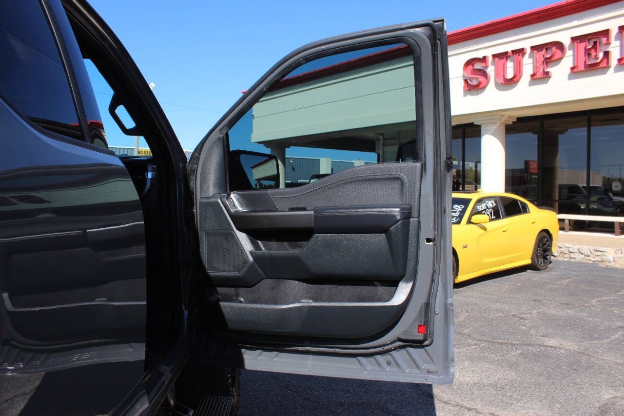 2021 Gray Ford F-150 Lariat SuperCab 6.5-ft. 4WD (1FTFX1E54MK) with an 5.0L Flex Fuel V8 400hp 410ft. lbs. 5.0L V8 engine, Automatic 10-Speed transmission, located at 4301 NW 39th , Oklahoma City, OK, 73112, (405) 949-5600, 35.512135, -97.598671 - Hablamos espanol. SPEND SMART --- BUY FROM SUPER SPORTS. ALL PRICES, DOWN PAYMENTS, PAYMENTS, AND FINANCE TERMS ARE NEGOTIABLE AT THE TIME OF APPROVAL. WE WILL WORK WITH YOU TO FIT YOUR BUDGET. WE WILL EVEN LOWER AND ADJUST THE NUMBERS TO HELP MAKE THE VE HICLE MORE AFFORDABLE FOR YOU.- Photo#9