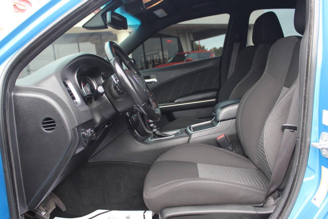 2023 Blue Dodge Charger R/T (2C3CDXCT4PH) with an HEMI 5.7L V8 370hp 395ft. lbs. 5.7L V8 engine, Automatic 8-Speed transmission, located at 4301 NW 39th , Oklahoma City, OK, 73112, (405) 949-5600, 35.512135, -97.598671 - Hablamos espanol. SPEND SMART --- BUY FROM SUPER SPORTS. ALL PRICES, DOWN PAYMENTS, PAYMENTS, AND FINANCE TERMS ARE NEGOTIABLE AT THE TIME OF APPROVAL. WE WILL WORK WITH YOU TO FIT YOUR BUDGET. WE WILL EVEN LOWER AND ADJUST THE NUMBERS TO HELP MAKE THE VEHICLE MORE AFFORDABLE FOR YOU.- Photo#16