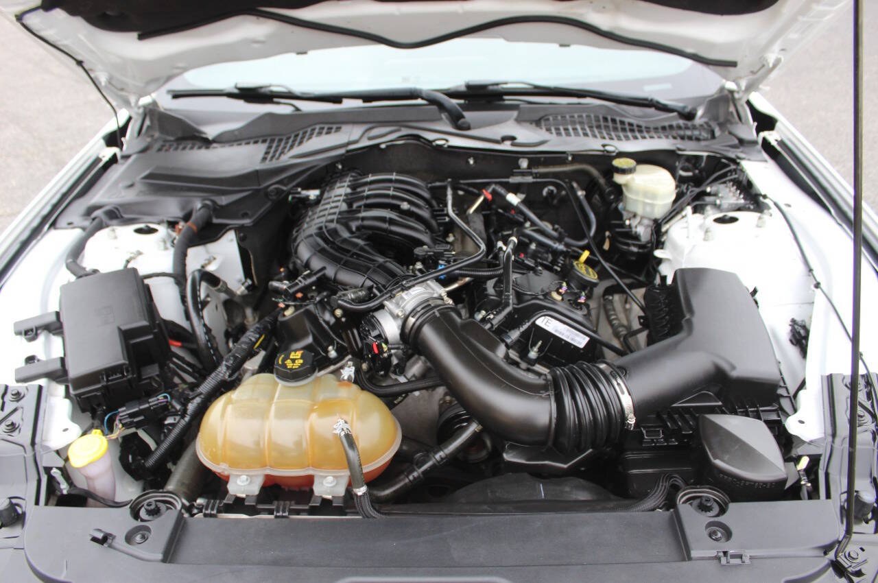 2015 White Ford Mustang V6 Coupe (1FA6P8AM1F5) with an 3.7L V6 3.7L V6 engine, Automatic 6-Speed transmission, located at 4301 NW 39th , Oklahoma City, OK, 73112, (405) 949-5600, 35.512135, -97.598671 - SPEND SMART --- BUY FROM SUPER SPORTS. ALL PRICES, DOWN PAYMENTS, PAYMENTS, AND FINANCE TERMS ARE NEGOTIABLE AT THE TIME OF APPROVAL. WE WILL WORK WITH YOU TO FIT YOUR BUDGET. WE WILL EVEN LOWER AND ADJUST THE NUMBERS TO HELP MAKE THE VEHICLE MORE AFFORDABLE FOR YOU. Our financing progra- Photo#7