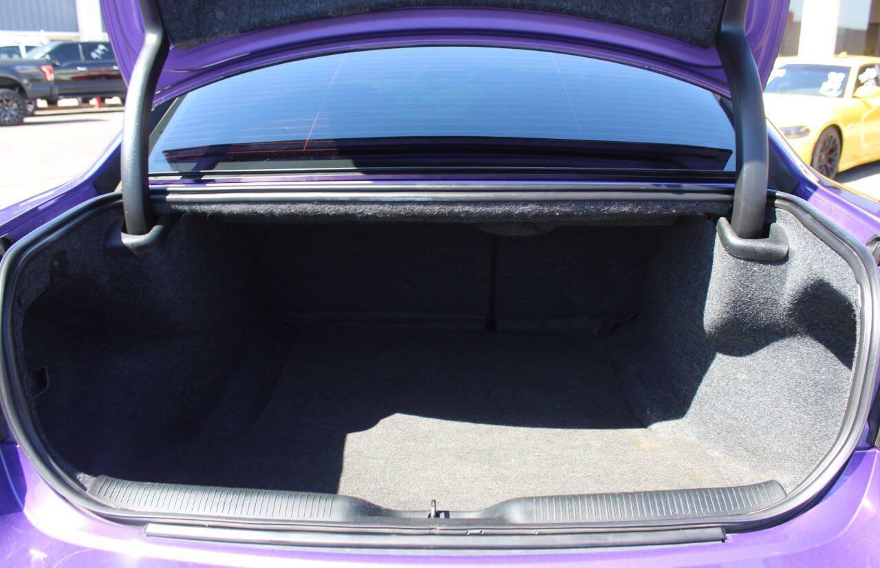 2019 Purple Dodge Charger R/T 392 (2C3CDXGJ2KH) with an HEMI 6.4L V8 485hp 475ft. lbs. 6.4L V8 engine, Automatic 8-Speed transmission, located at 4301 NW 39th , Oklahoma City, OK, 73112, (405) 949-5600, 35.512135, -97.598671 - SPEND SMART --- BUY FROM SUPER SPORTS. ALL PRICES, DOWN PAYMENTS, PAYMENTS, AND FINANCE TERMS ARE NEGOTIABLE AT THE TIME OF APPROVAL. WE WILL WORK WITH YOU TO FIT YOUR BUDGET. WE WILL EVEN LOWER AND ADJUST THE NUMBERS TO HELP MAKE THE VEHICLE MORE AFFORDABLE FOR YOU. Our financing progra- Photo#14