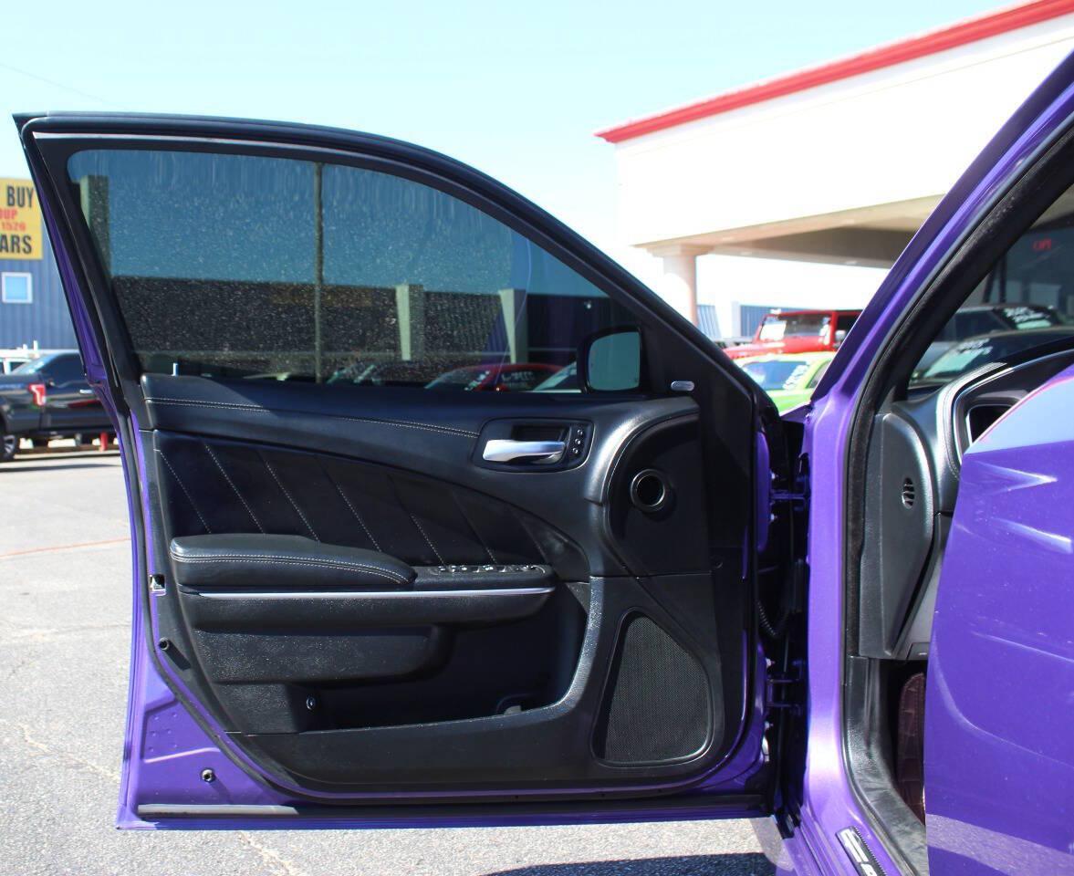2019 Purple Dodge Charger R/T 392 (2C3CDXGJ2KH) with an HEMI 6.4L V8 485hp 475ft. lbs. 6.4L V8 engine, Automatic 8-Speed transmission, located at 4301 NW 39th , Oklahoma City, OK, 73112, (405) 949-5600, 35.512135, -97.598671 - SPEND SMART --- BUY FROM SUPER SPORTS. ALL PRICES, DOWN PAYMENTS, PAYMENTS, AND FINANCE TERMS ARE NEGOTIABLE AT THE TIME OF APPROVAL. WE WILL WORK WITH YOU TO FIT YOUR BUDGET. WE WILL EVEN LOWER AND ADJUST THE NUMBERS TO HELP MAKE THE VEHICLE MORE AFFORDABLE FOR YOU. Our financing progra- Photo#17