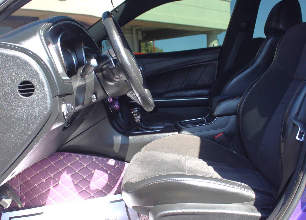 2019 Purple Dodge Charger R/T 392 (2C3CDXGJ2KH) with an HEMI 6.4L V8 485hp 475ft. lbs. 6.4L V8 engine, Automatic 8-Speed transmission, located at 4301 NW 39th , Oklahoma City, OK, 73112, (405) 949-5600, 35.512135, -97.598671 - SPEND SMART --- BUY FROM SUPER SPORTS. ALL PRICES, DOWN PAYMENTS, PAYMENTS, AND FINANCE TERMS ARE NEGOTIABLE AT THE TIME OF APPROVAL. WE WILL WORK WITH YOU TO FIT YOUR BUDGET. WE WILL EVEN LOWER AND ADJUST THE NUMBERS TO HELP MAKE THE VEHICLE MORE AFFORDABLE FOR YOU. Our financing progra- Photo#18