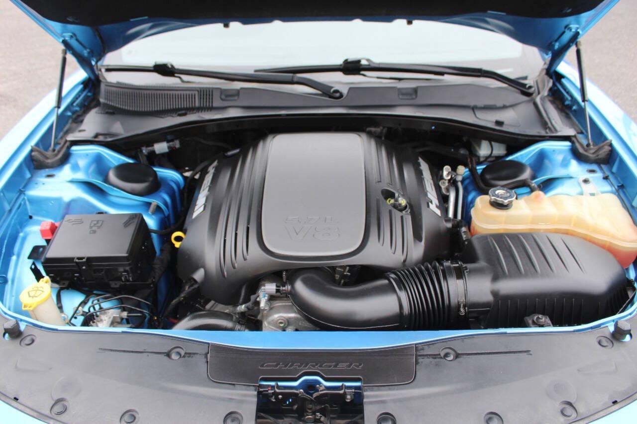 2016 Blue Dodge Charger R/T (2C3CDXCT7GH) with an HEMI 5.7L V8 370hp 395ft. lbs. 5.7L V8 engine, Automatic 8-Speed transmission, located at 4301 NW 39th , Oklahoma City, OK, 73112, (405) 949-5600, 35.512135, -97.598671 - SPEND SMART --- BUY FROM SUPER SPORTS. ALL PRICES, DOWN PAYMENTS, PAYMENTS, AND FINANCE TERMS ARE NEGOTIABLE AT THE TIME OF APPROVAL. WE WILL WORK WITH YOU TO FIT YOUR BUDGET. WE WILL EVEN LOWER AND ADJUST THE NUMBERS TO HELP MAKE THE VEHICLE MORE AFFORDABLE FOR YOU. Our financing progra- Photo#7